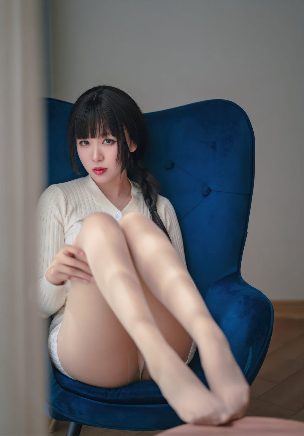 颜值博主@轩萧学姐 肉丝家妻 [70P/355MB] 网红写真-第3张