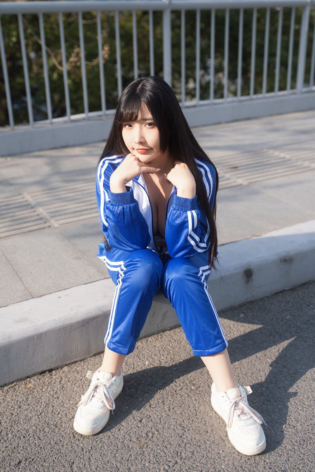 动漫博主@糖果果candy 户外校服 [142P/629MB] 网红写真-第1张