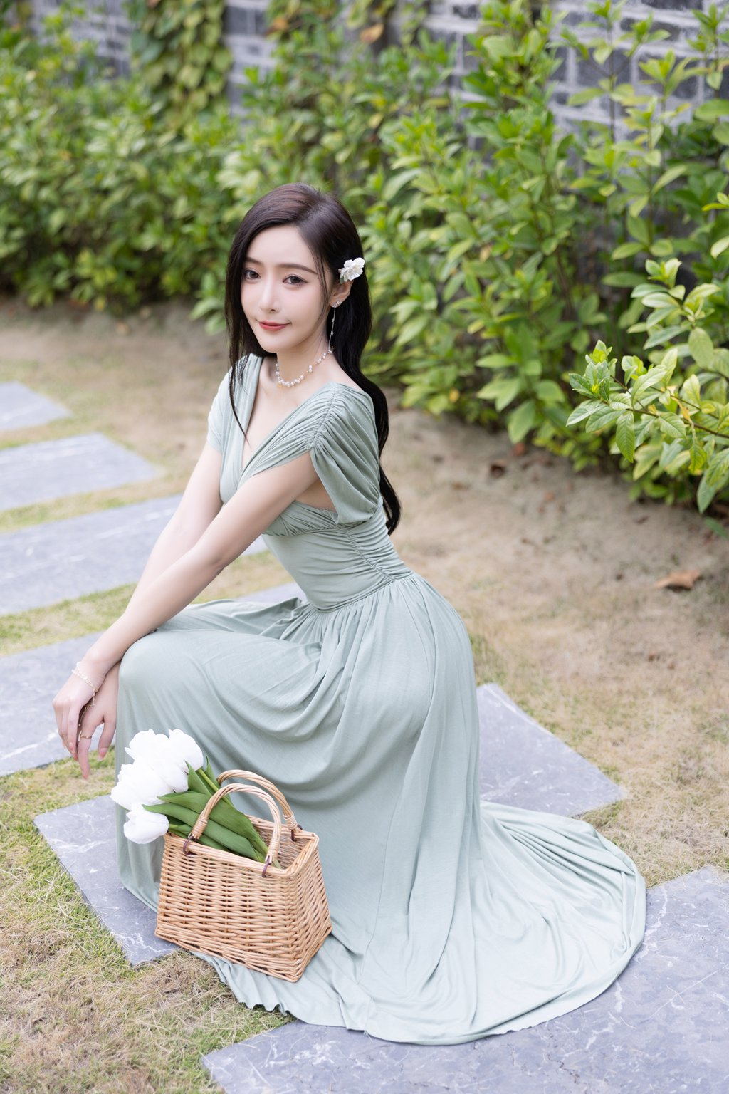 秀人模特@王馨瑶Yanni – 豆绿色连衣裙白色泳衣[108P/628MB] 年费专享-第2张