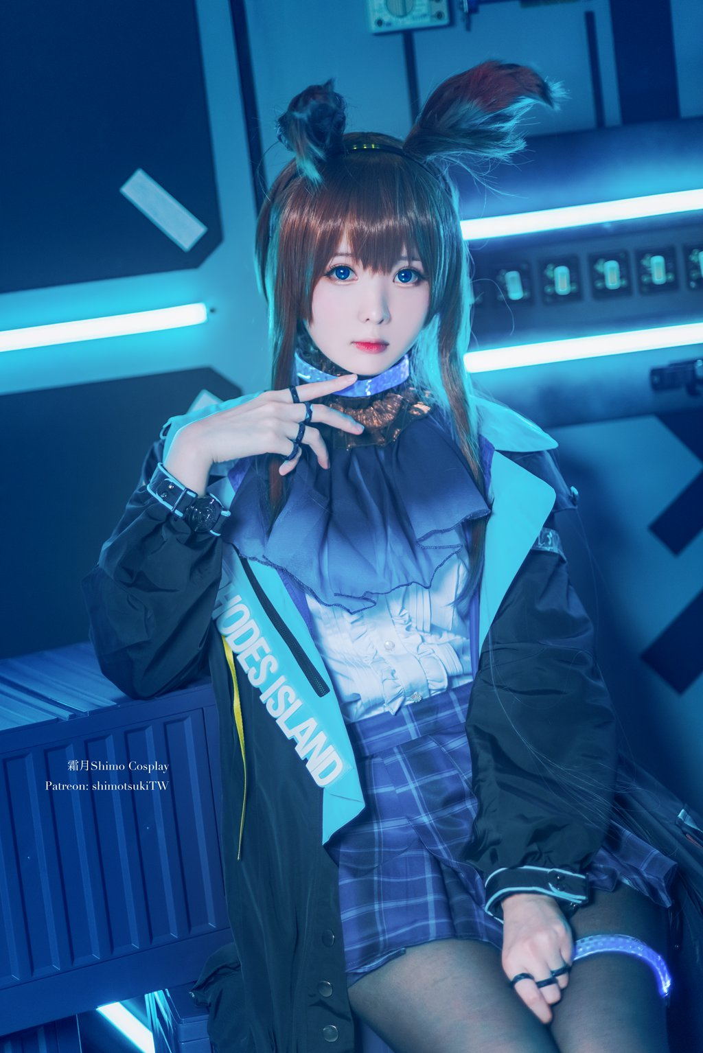 网紅Coser@霜月shimo 明日方舟 阿米娅 [18P-652MB] 网红写真-第2张