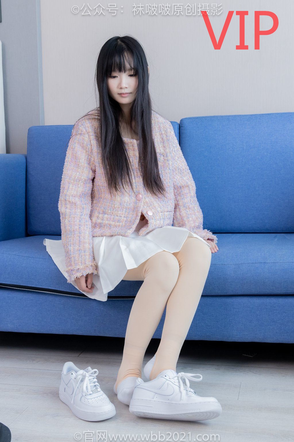 [BoBoSocks袜啵啵] NO.438 甜甜圈-皮鞋、板鞋、白棉袜、黑色踩脚袜、肉色踩脚袜（花絮版）[150P/1V/7.28G] 年费专享-第1张