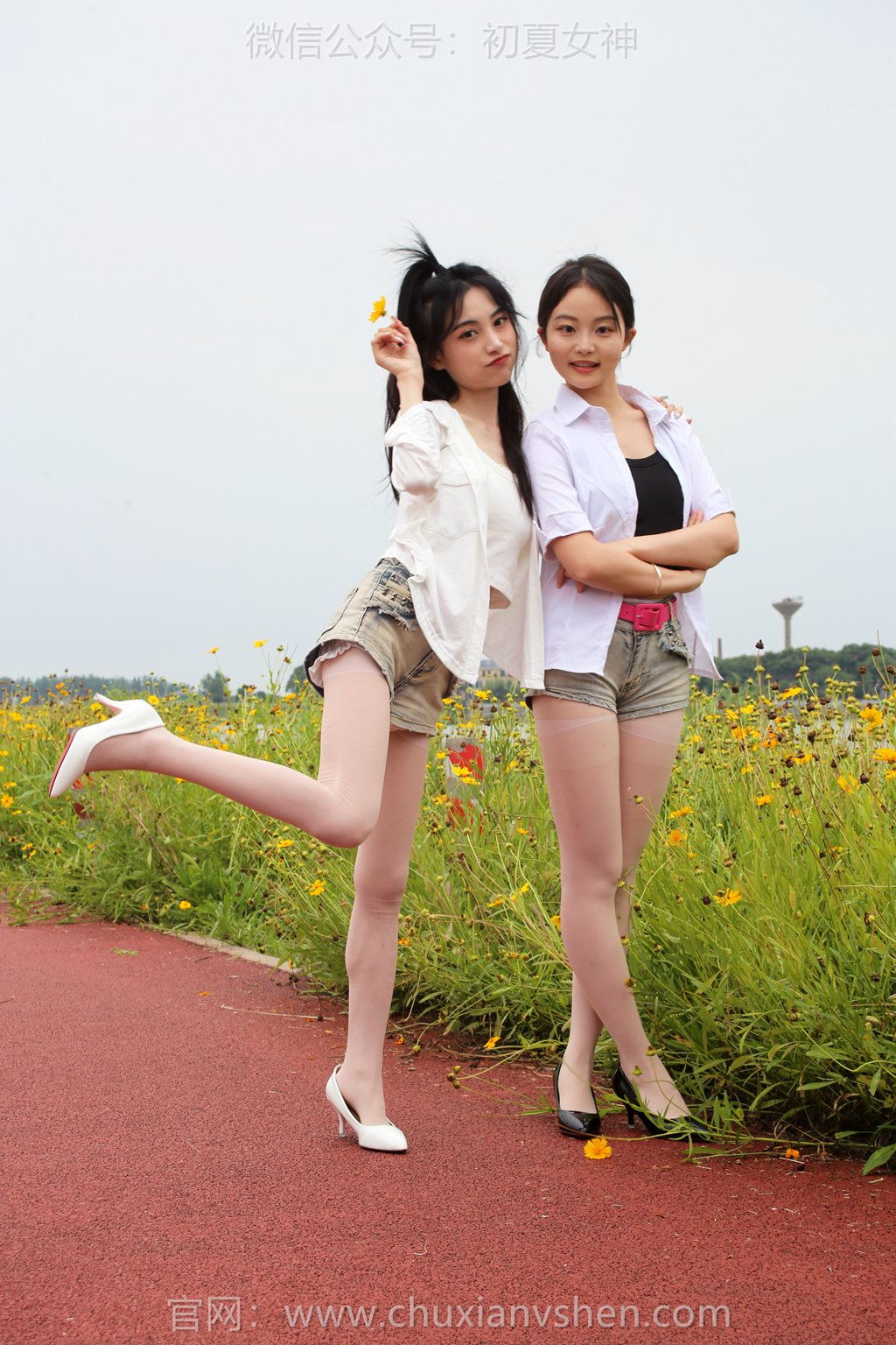 [初夏女神] NO.257 柒柒&双双~《光彩照人》天气在热也挡不住我们出门瞎逛 [130P/1V/3.81G] 其它写真-第4张