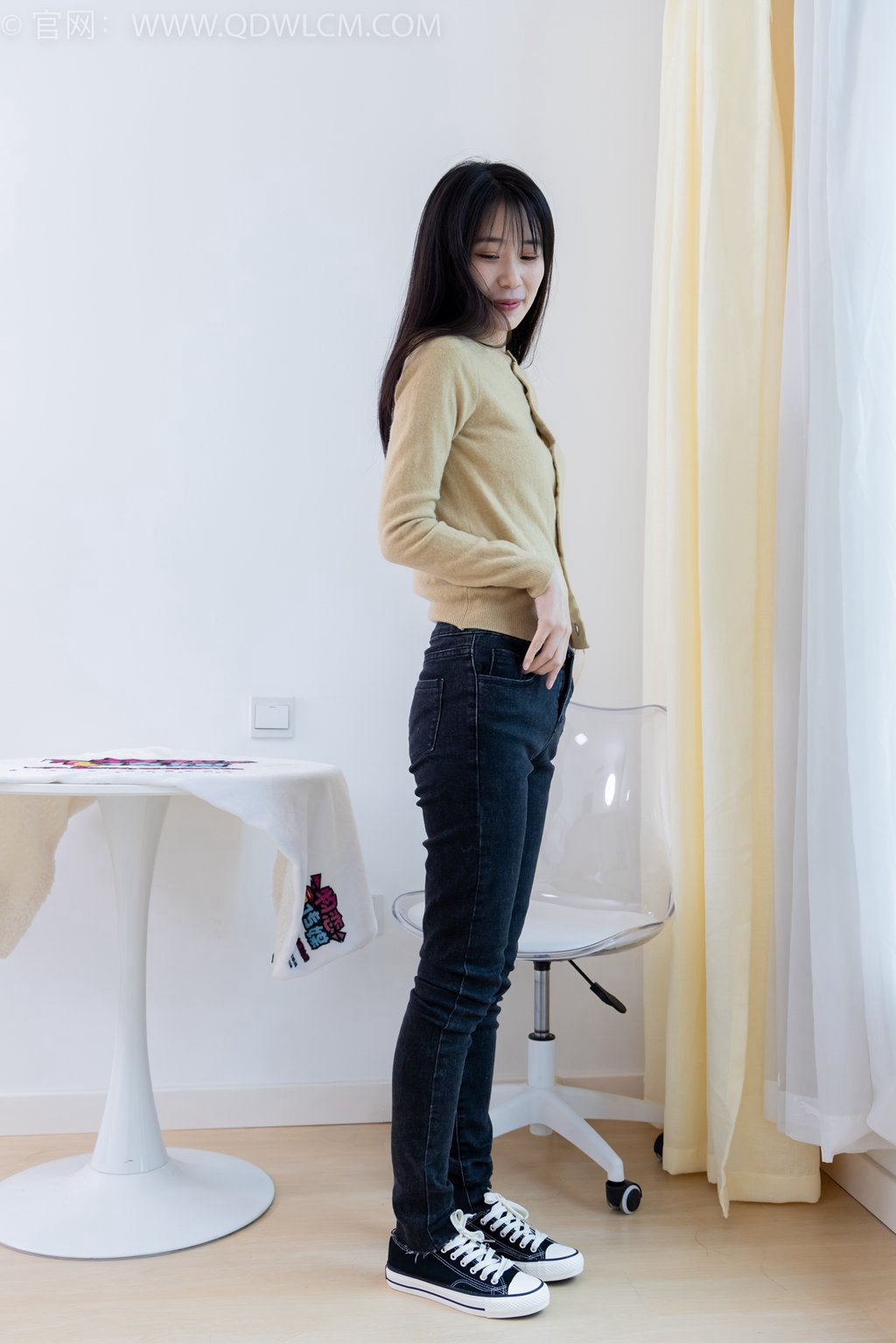 勿恋传媒 NO.2033 菜菜-熟悉的面孔 [160P/1V/4.90G] 其它写真-第4张