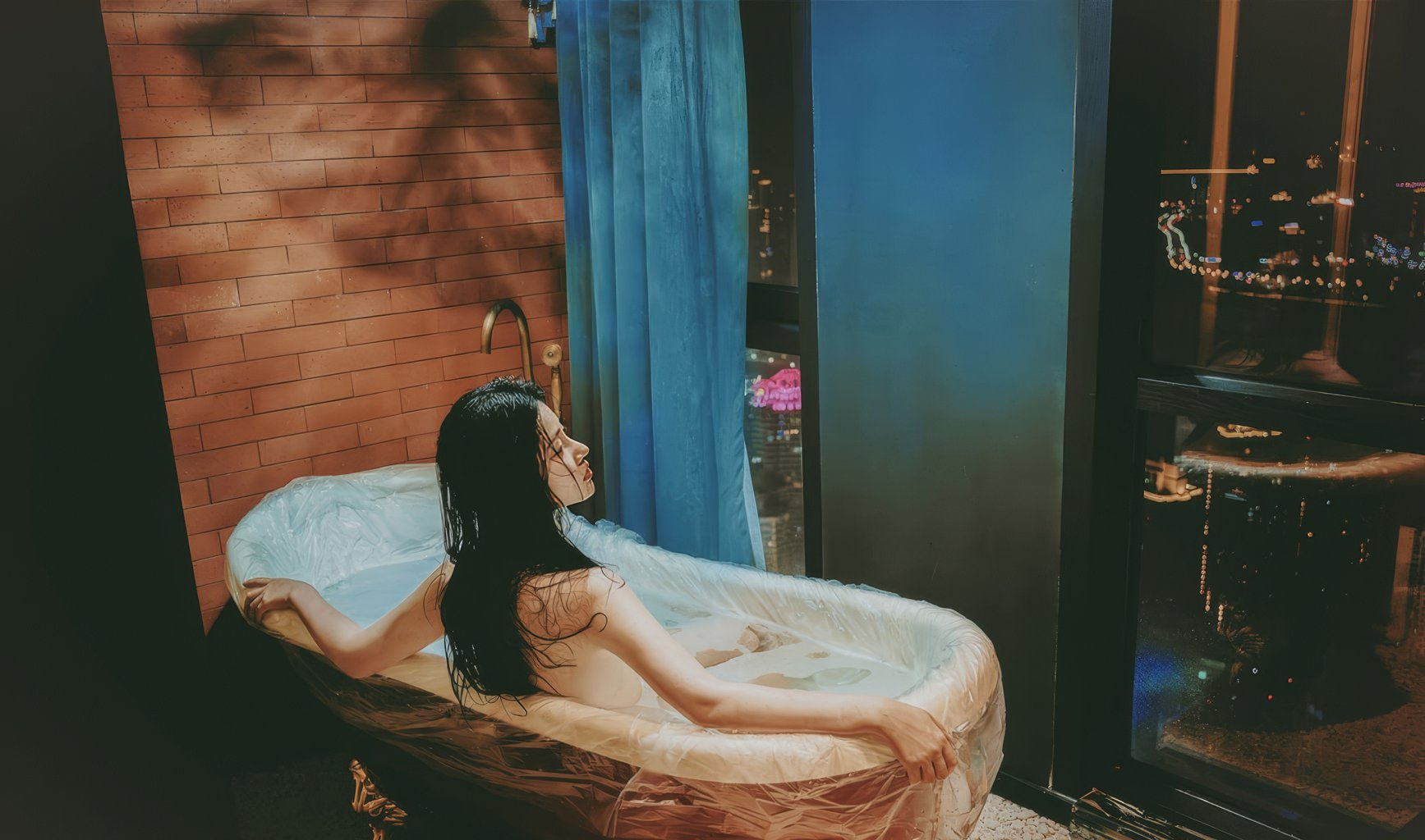 人气美女@年年nnian –沐浴 [50P-347M] 网红写真-第3张