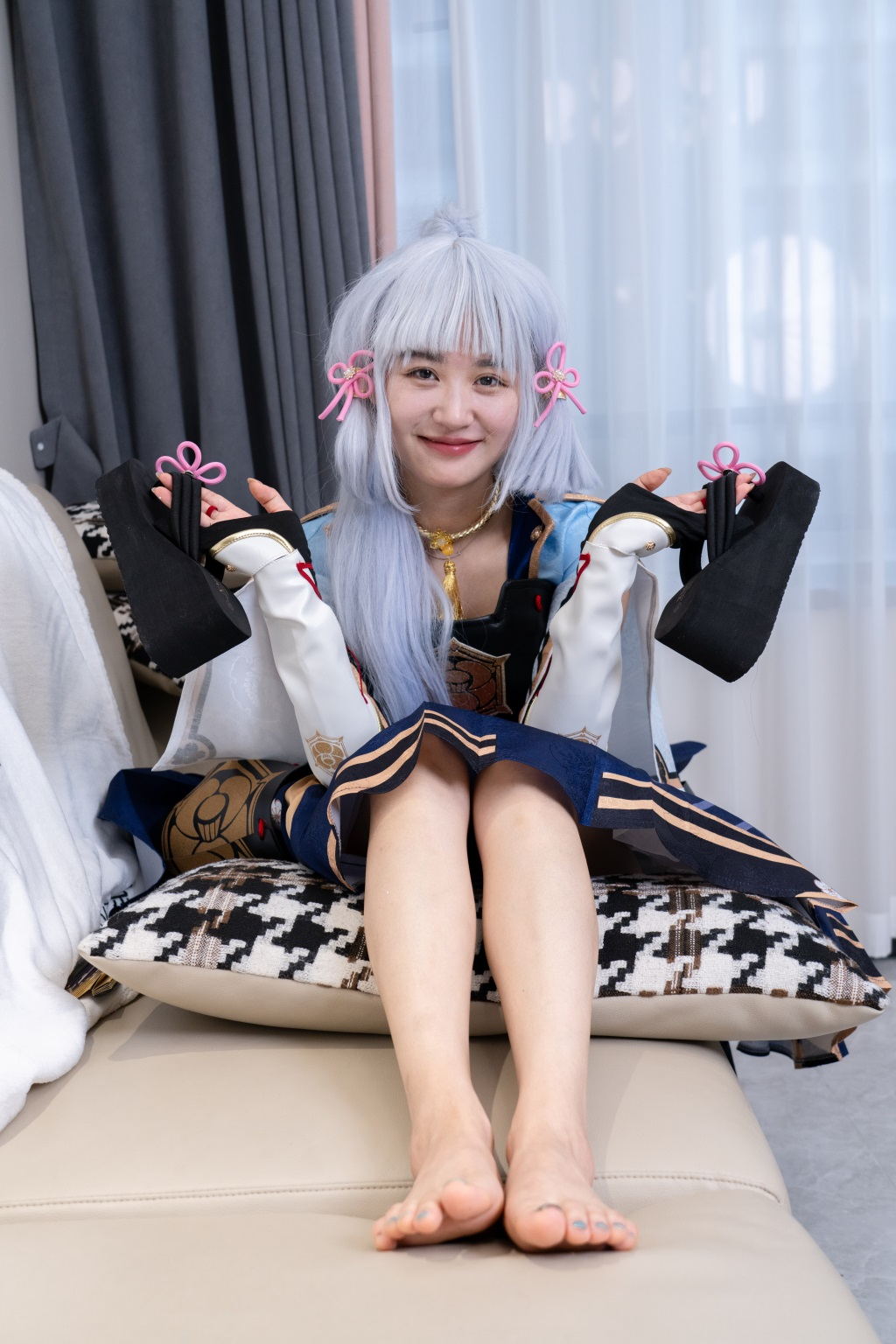 [甜予摄影] NO.141 澜澜-cos服人字拖、白丝、裸足、挠脚心剧情 完整版 [134P/3V/12.6G] 年费专享-第3张