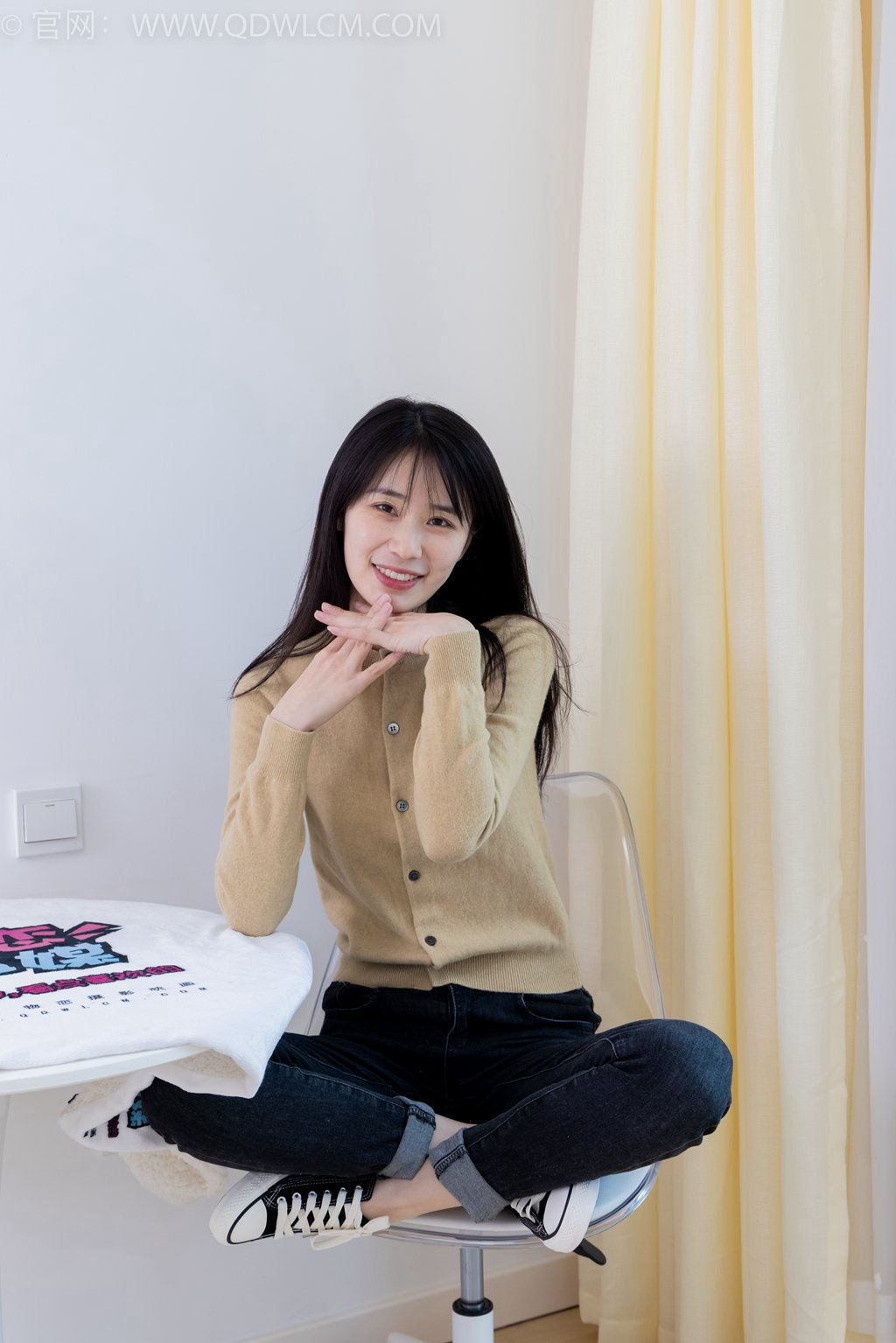 勿恋传媒 NO.2033 菜菜-熟悉的面孔 [160P/1V/4.90G] 其它写真-第3张