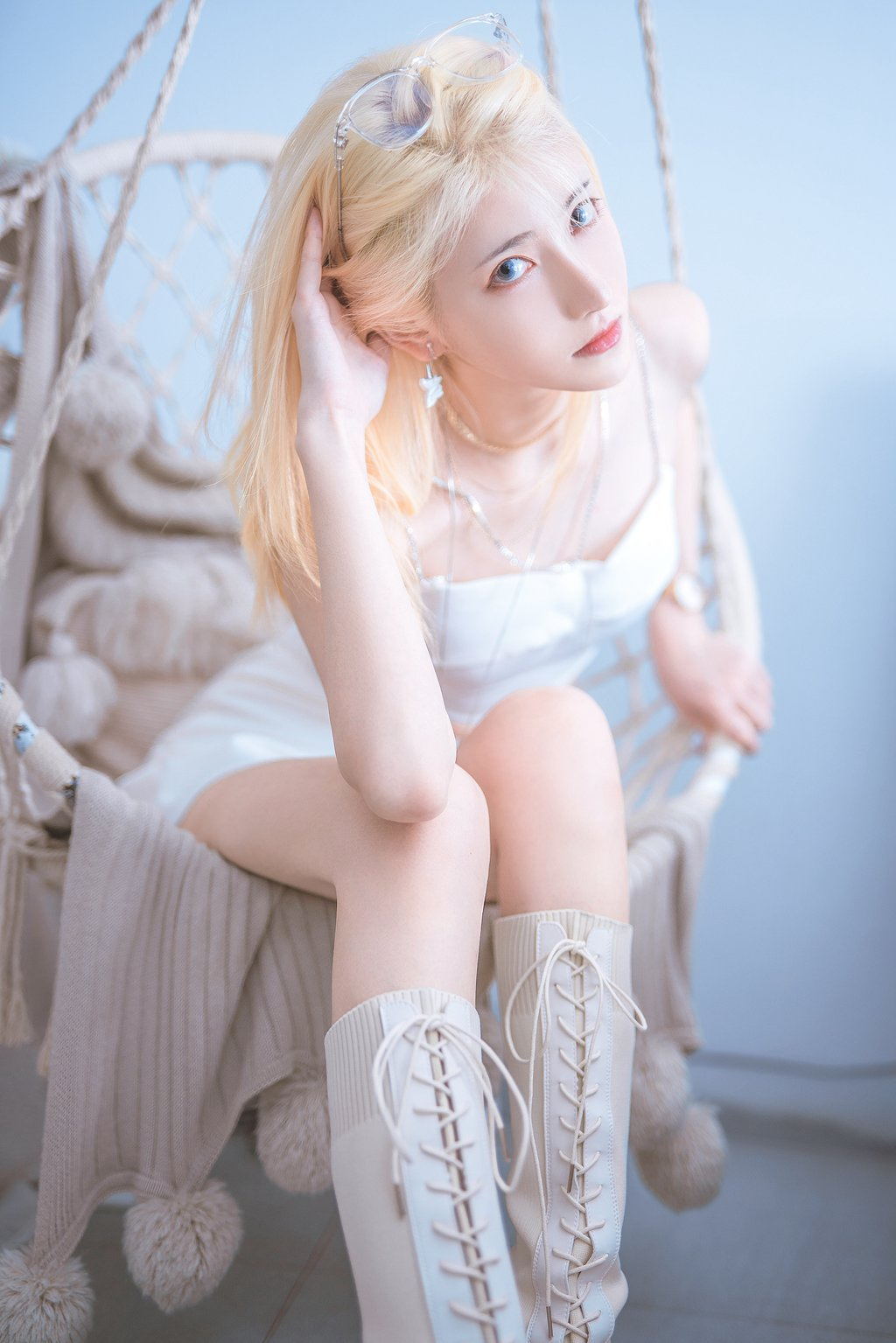 微博红人动漫Coser@南桃Momoko-白色制服 [9P-25MB] 网红写真-第3张