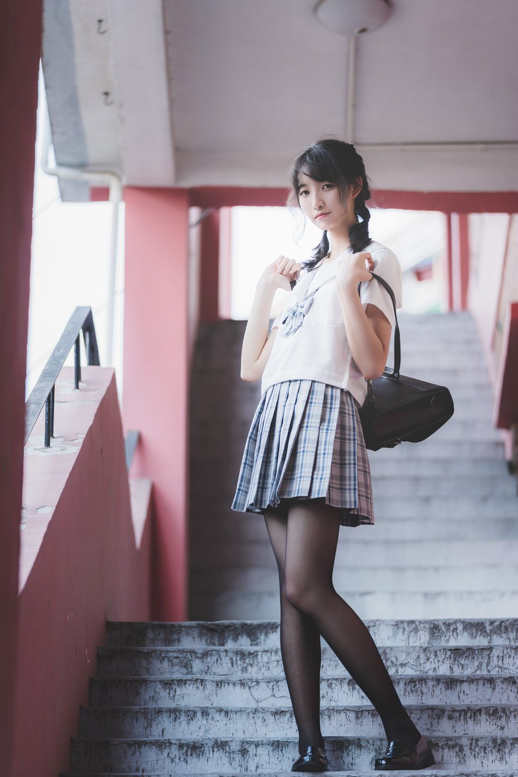 网紅Coser@西呱呀呀呀 –凤凰新村 [57P-983MB] 网红写真-第3张