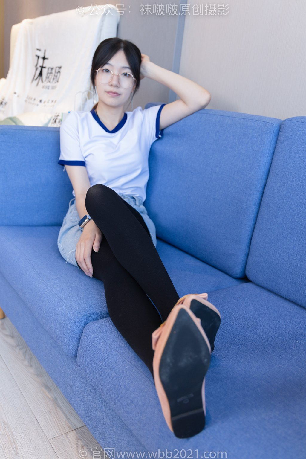 [BoBoSocks袜啵啵] NO.447 小甜豆-平底鞋、厚嘿丝、圣女果、橘子、巧克力蛋糕剧情（花絮版）[140P/1V/7.24G] 年费专享-第3张