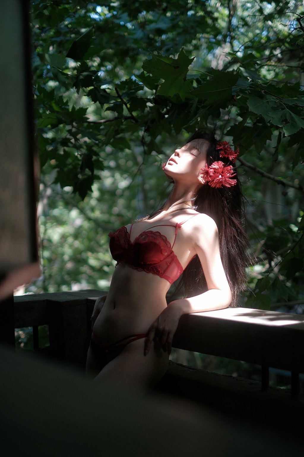 知名动漫博主@蠢沫沫 024年会员 皮皮-红 [29P/251MB] 网红写真-第2张