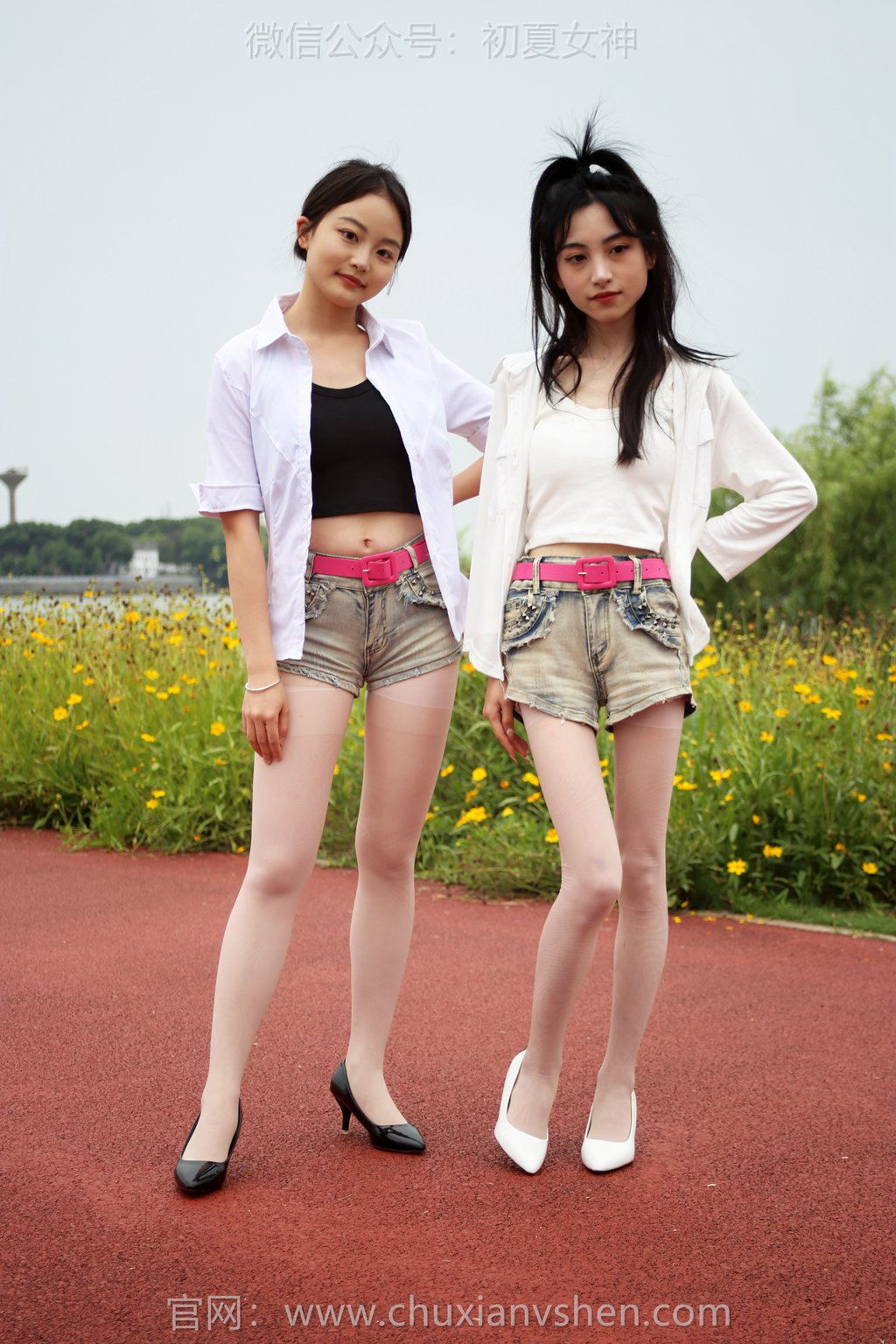 [初夏女神] NO.257 柒柒&双双~《光彩照人》天气在热也挡不住我们出门瞎逛 [130P/1V/3.81G] 其它写真-第2张