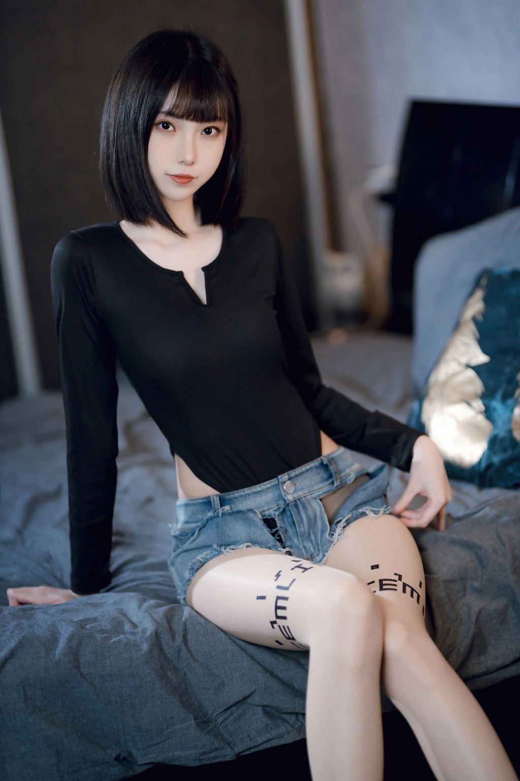 动漫博主@许岚LAN 纯欲牛仔裤2 [40P/278MB] 网红写真-第2张