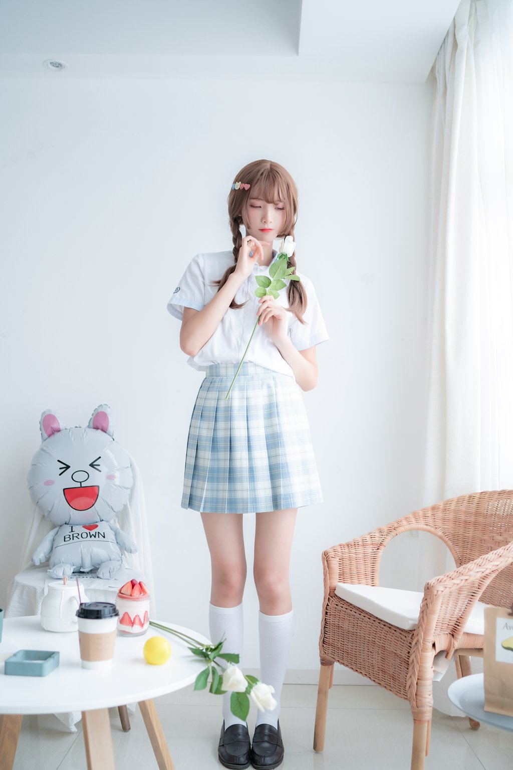 网紅Coser@西呱呀呀呀 –民宿私房淡蓝JKS [46P-453MB] 网红写真-第2张