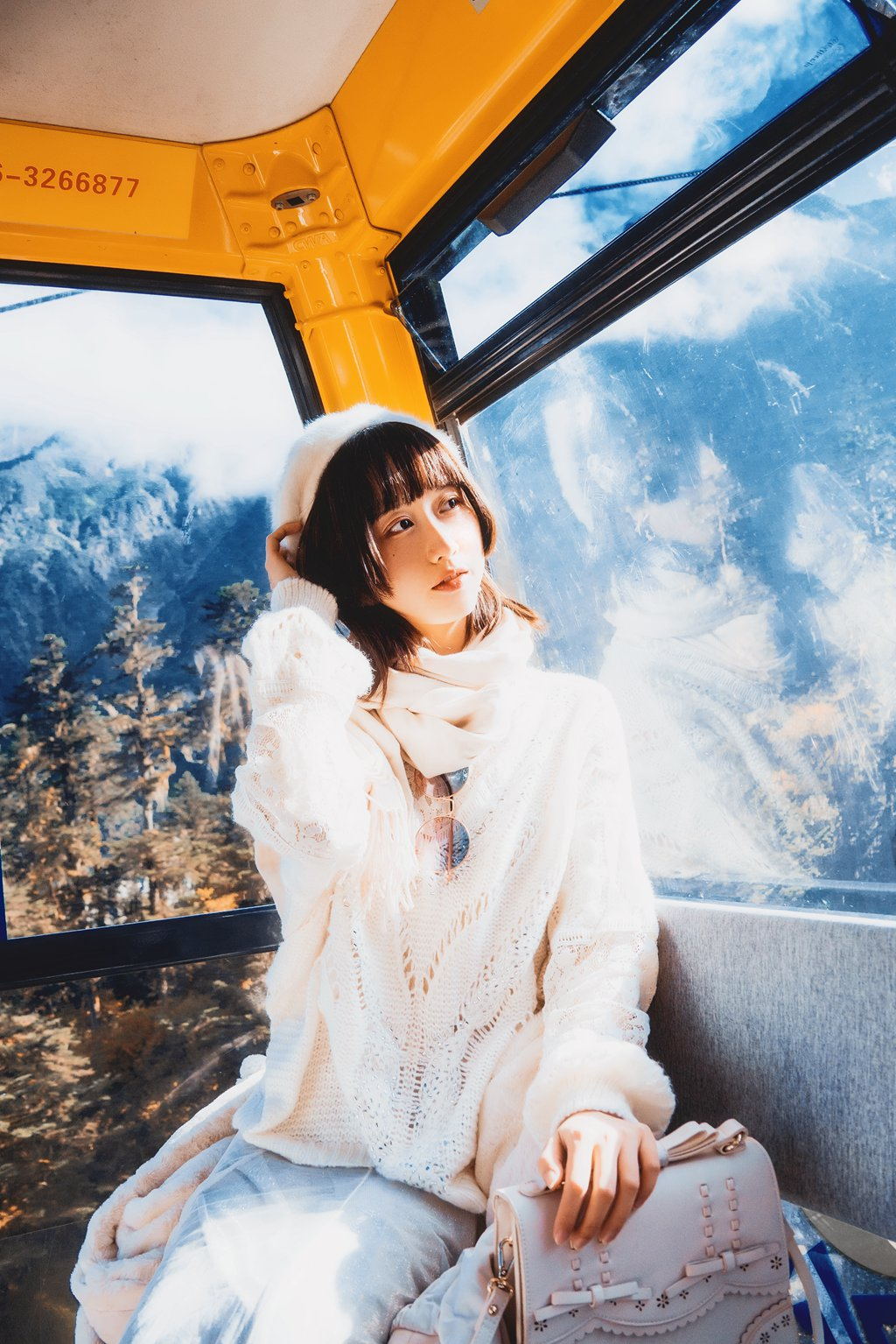 网紅Coser@木绵绵OwO 海螺沟游记[19P-256M] 网红写真-第1张