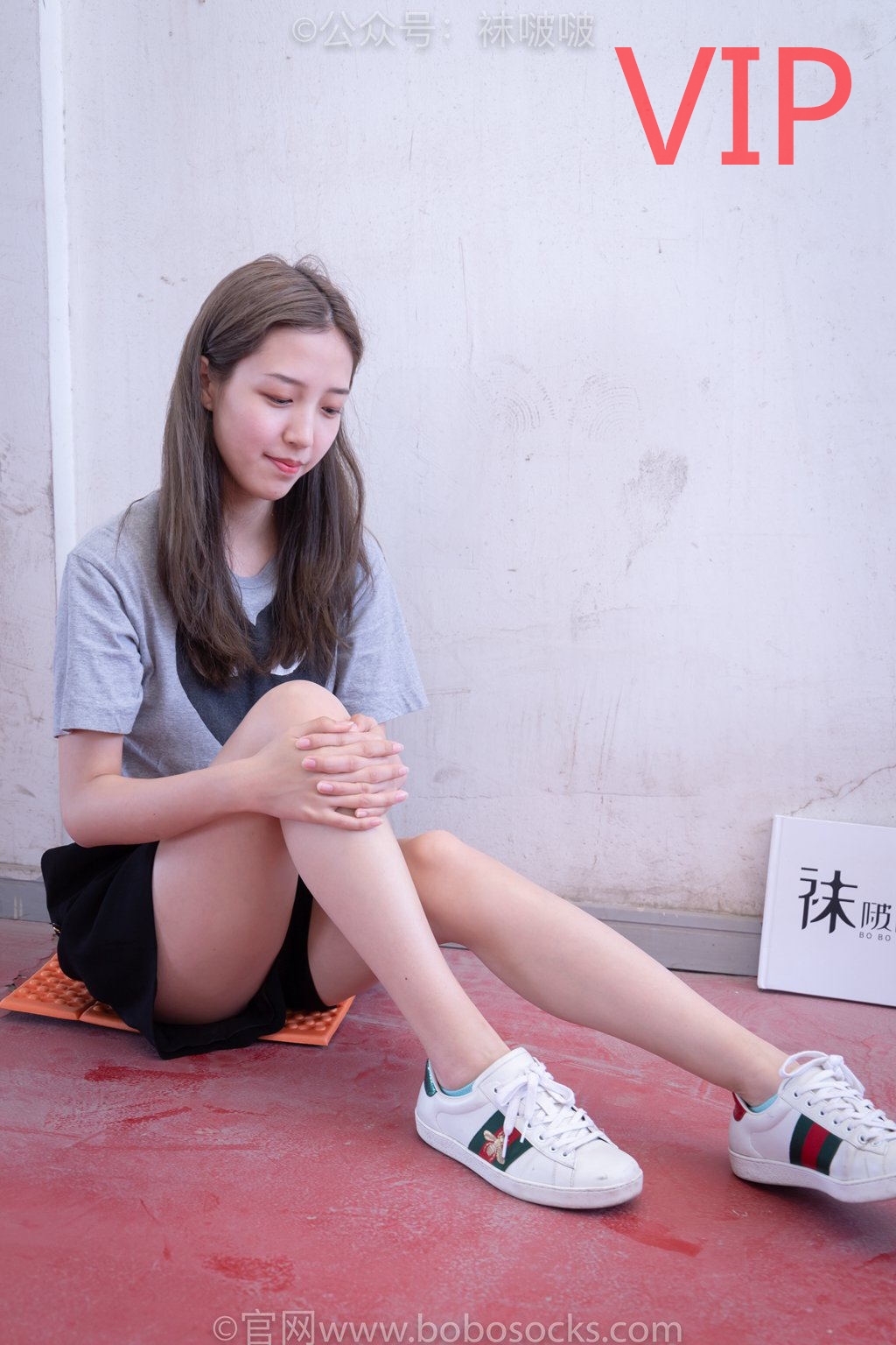 [BoBoSocks袜啵啵] 积分限定作品 NO.006 泡芙-板鞋、天蓝色短棉袜、裸足 （花絮版）[138P/961MB] 年费专享-第1张