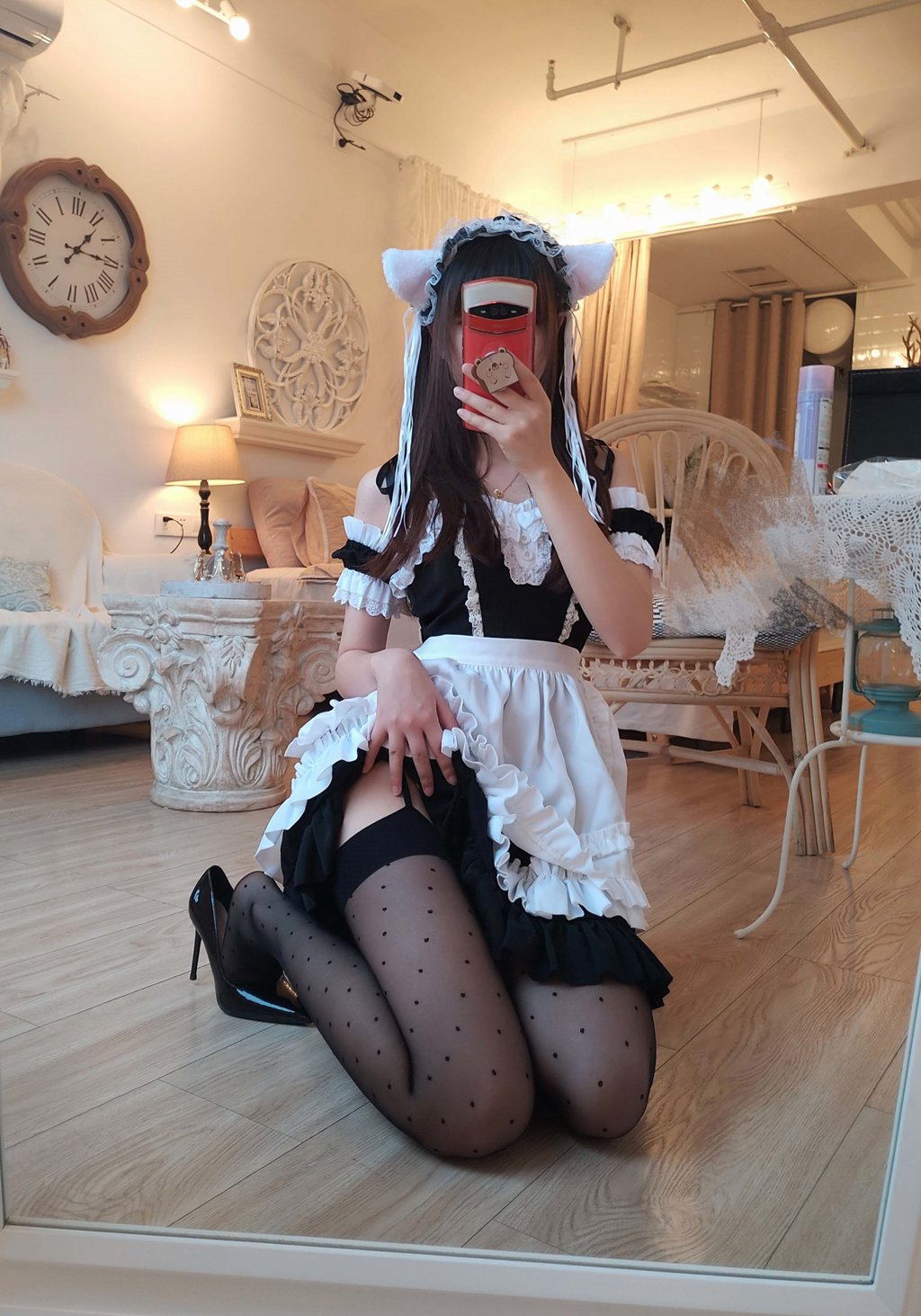 微博红人Coser@雪琪SAMA 对镜女仆[28P-2V-647M] 网红写真-第1张