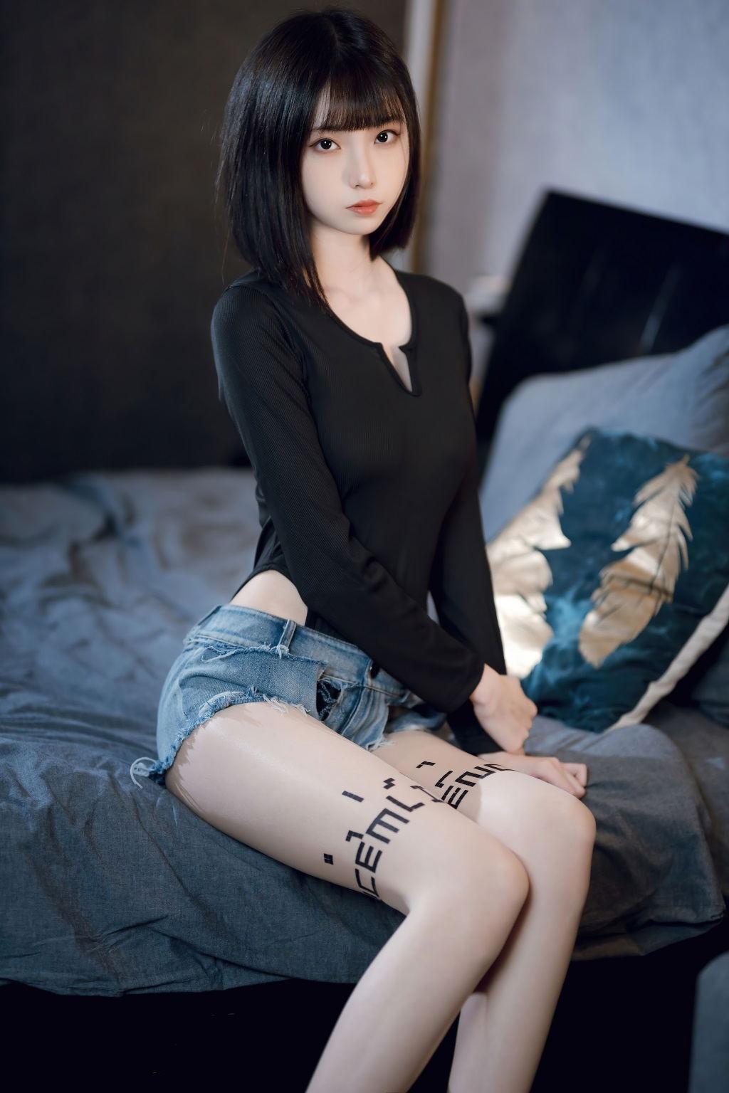 动漫博主@许岚LAN 纯欲牛仔裤2 [40P/278MB] 网红写真-第1张