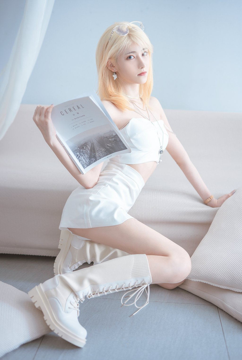 微博红人动漫Coser@南桃Momoko-白色制服 [9P-25MB] 网红写真-第2张