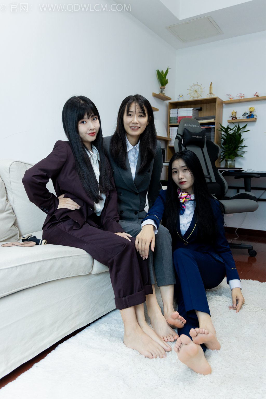 勿恋传媒 NO.2074 菜菜&米米&绒绒-我们的秘密 [178P/1V/6.57G] 其它写真-第1张