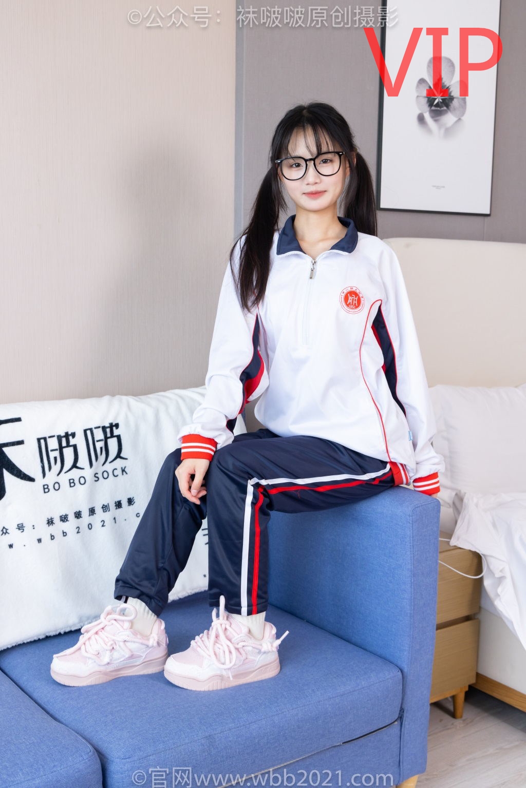 [BoBoSocks袜啵啵] NO.458 甜甜圈-板鞋、白棉袜、肉丝（脚尖加固款）、校服裤里丝（花絮版）[150P/1V/7.39G] 年费专享-第1张