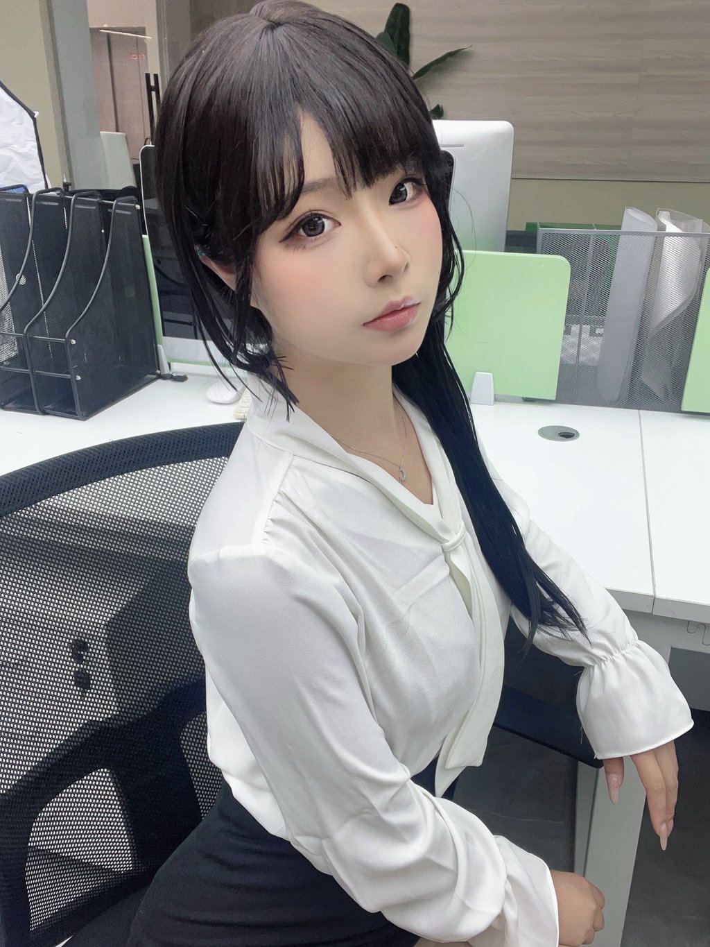 动漫博主@yuuhui玉汇 体贴的秘书 [37P/93MG] 网红写真-第2张