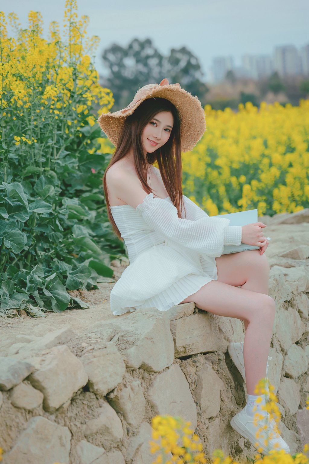 人气美女@年年nnian –花野 [53P-147M] 网红写真-第4张