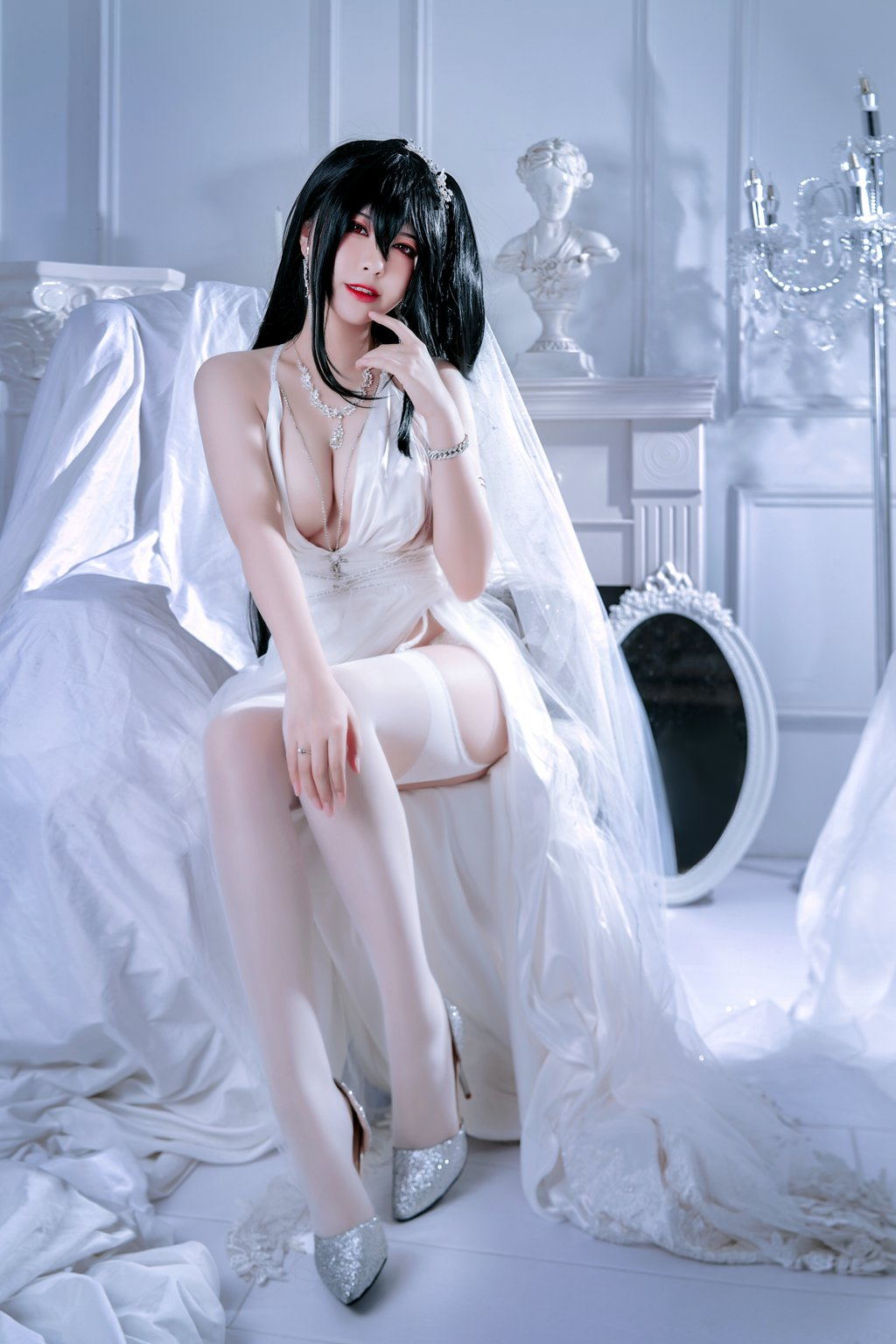 微博人气Coser@半半子 大凤花嫁 [60P/118MB] 网红写真-第4张