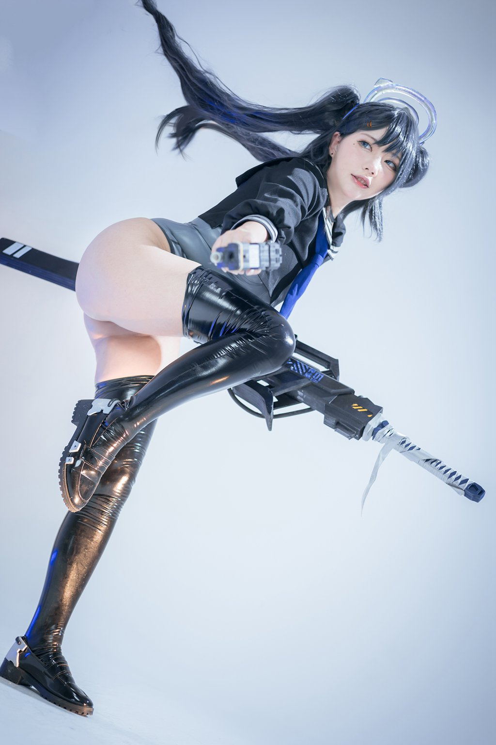 网紅Coser@是一只熊仔吗 蓝色袖章 [25P／51MB] 网红写真-第4张