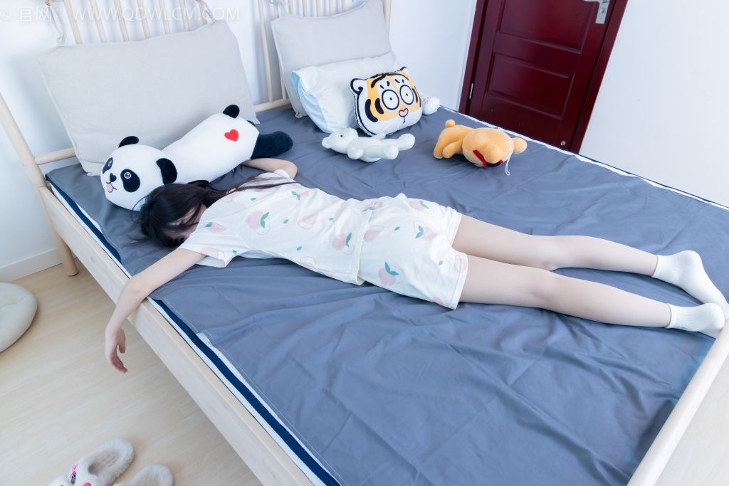 勿恋传媒 NO.2116 菜菜-蔚蓝色的街 [210P/1V/5.81G] 其它写真-第4张
