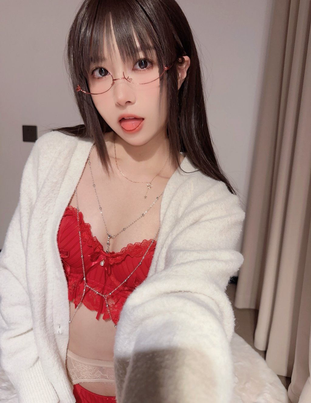 网紅少女@布丁大法 – NO.084 覆盆子眼镜娘 [44P4V-216MB] 网红写真-第2张