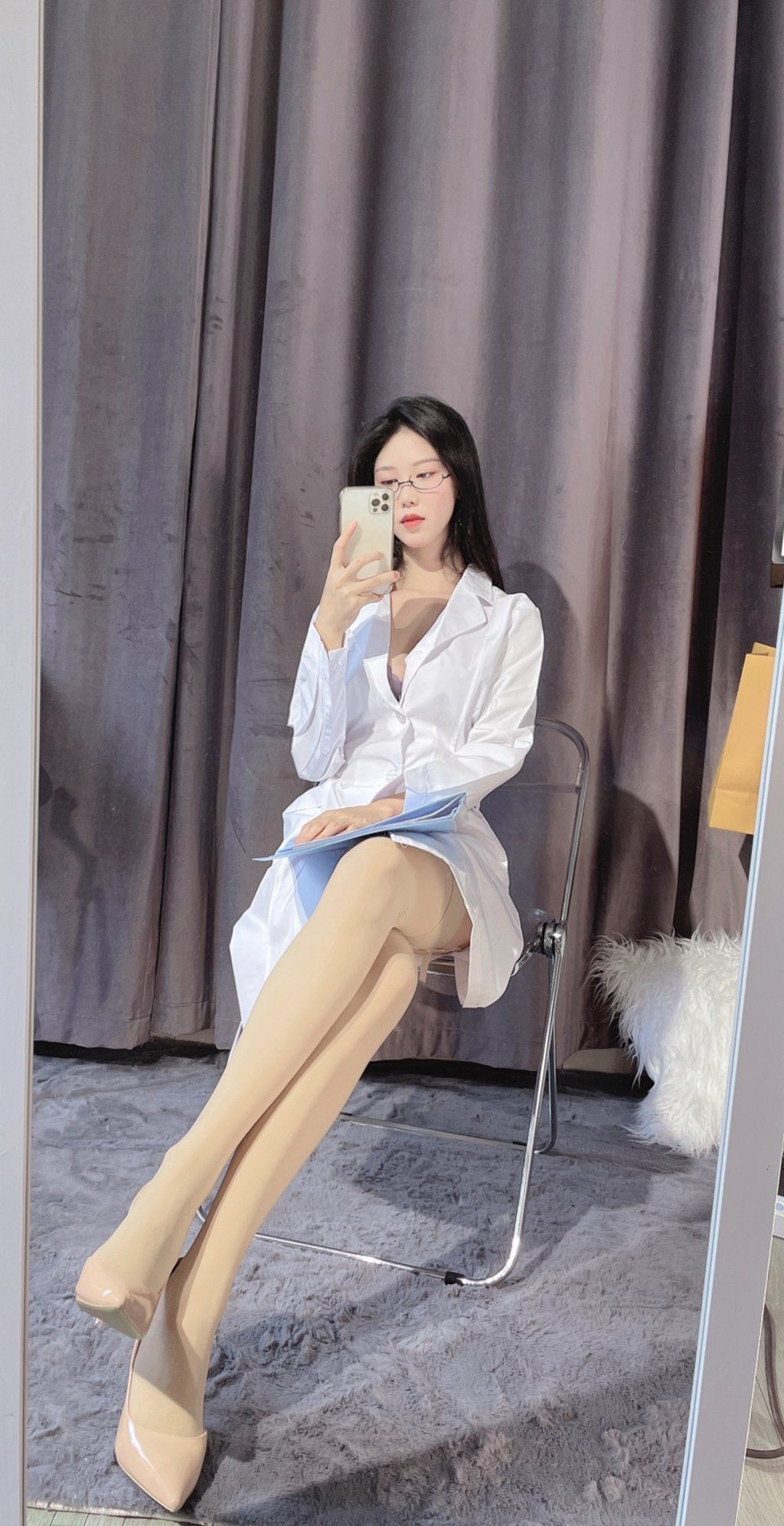 网紅Coser@抖娘-利世 特殊治疗 [41P1V-96M] 网红写真-第3张