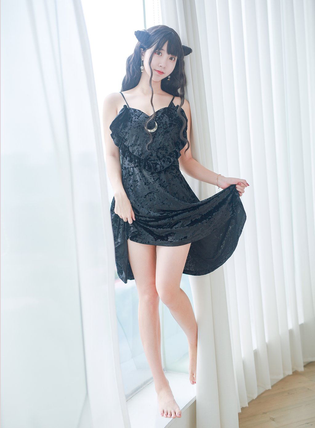 微博红人Coser@黑川 小恶魔本-黑裙子[31P-374M] 网红写真-第3张