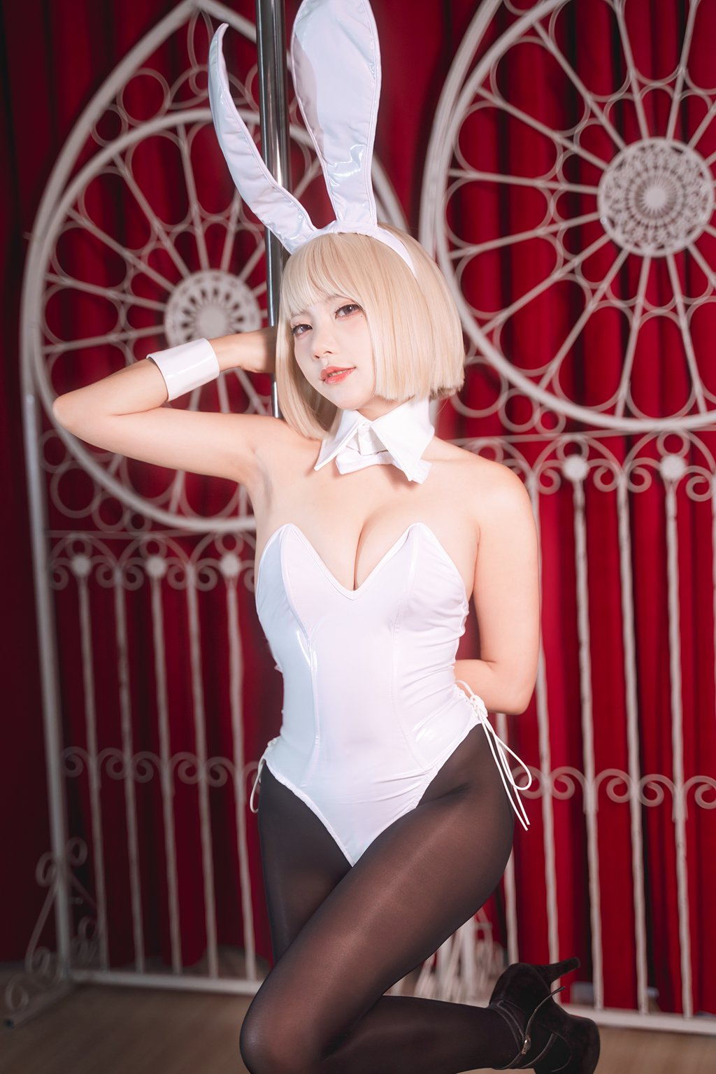 网紅Coser@是一只熊仔吗 小兔时间 [40P-105MB] 网红写真-第3张