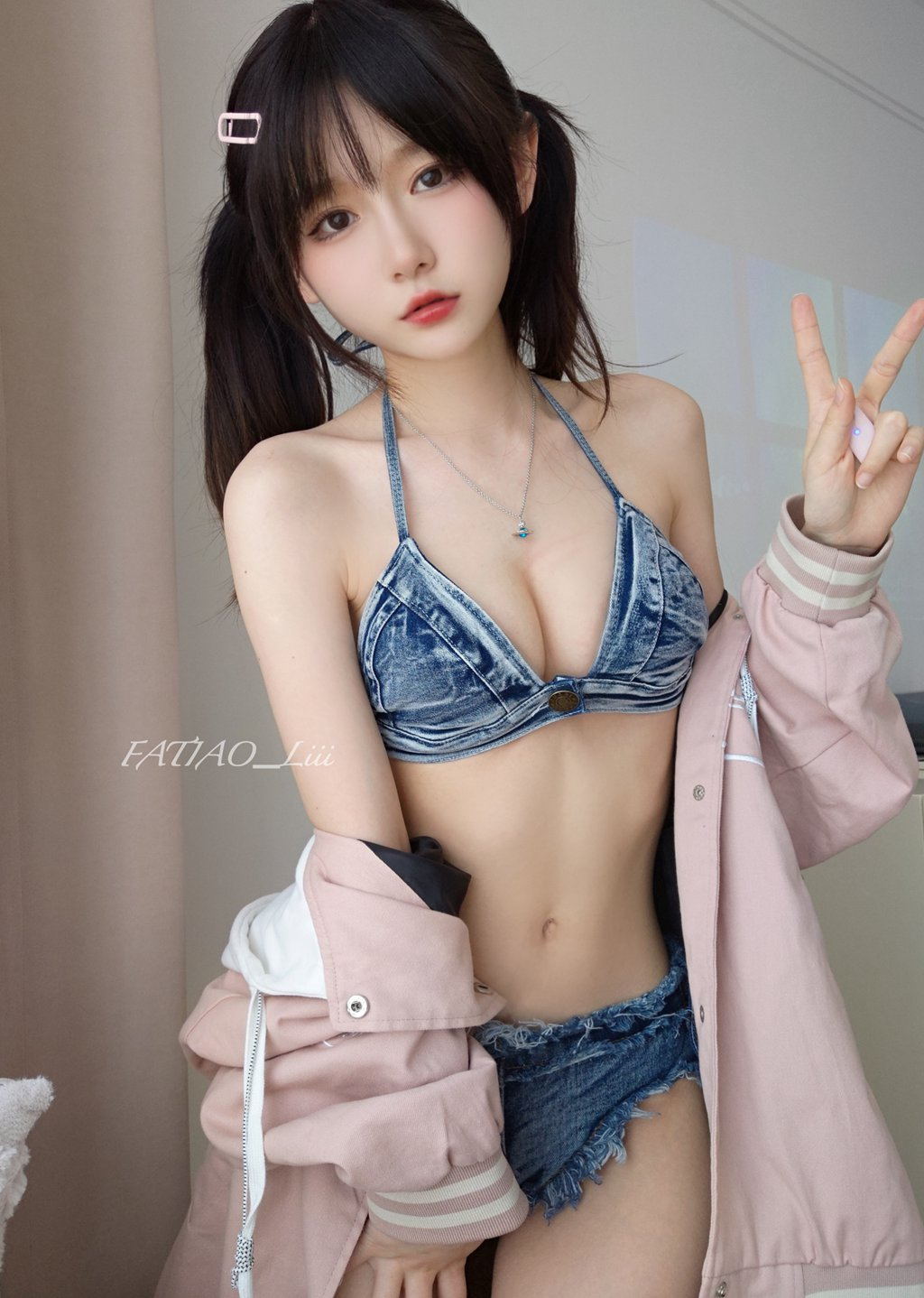 网紅Coser@迷之呆梨  Fantia 23.04月会员订阅[156P-4V-338M] 网红写真-第3张
