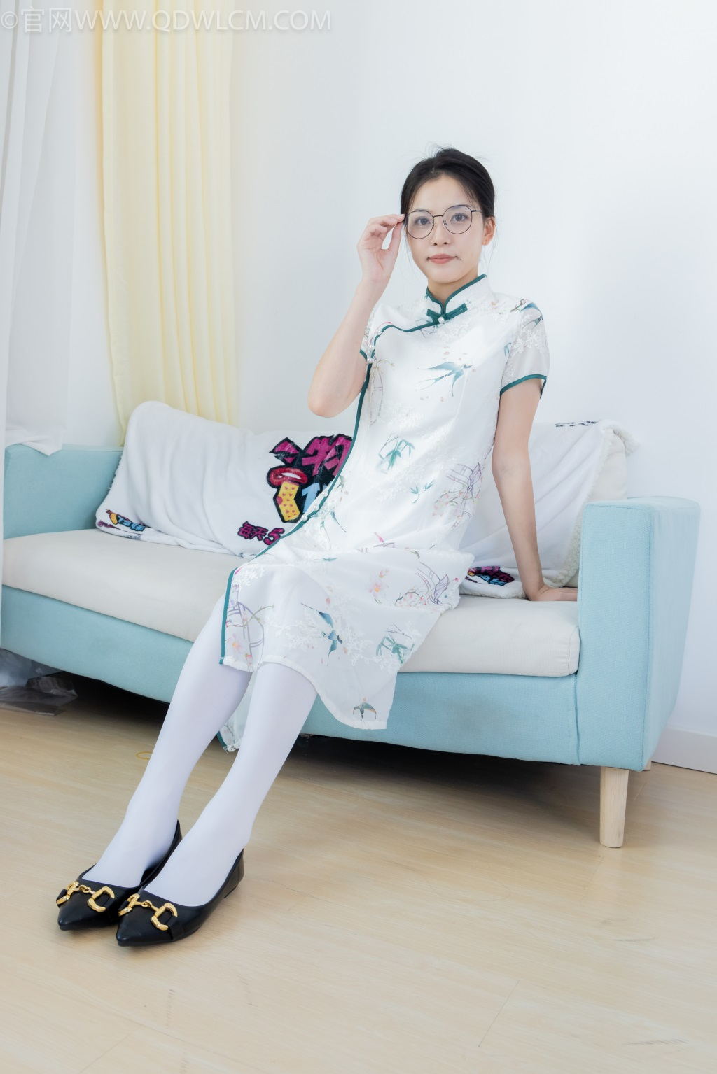 勿恋传媒 NO.2107 茯苓-秋夜凉 [154P/1V/3.90G] 其它写真-第2张