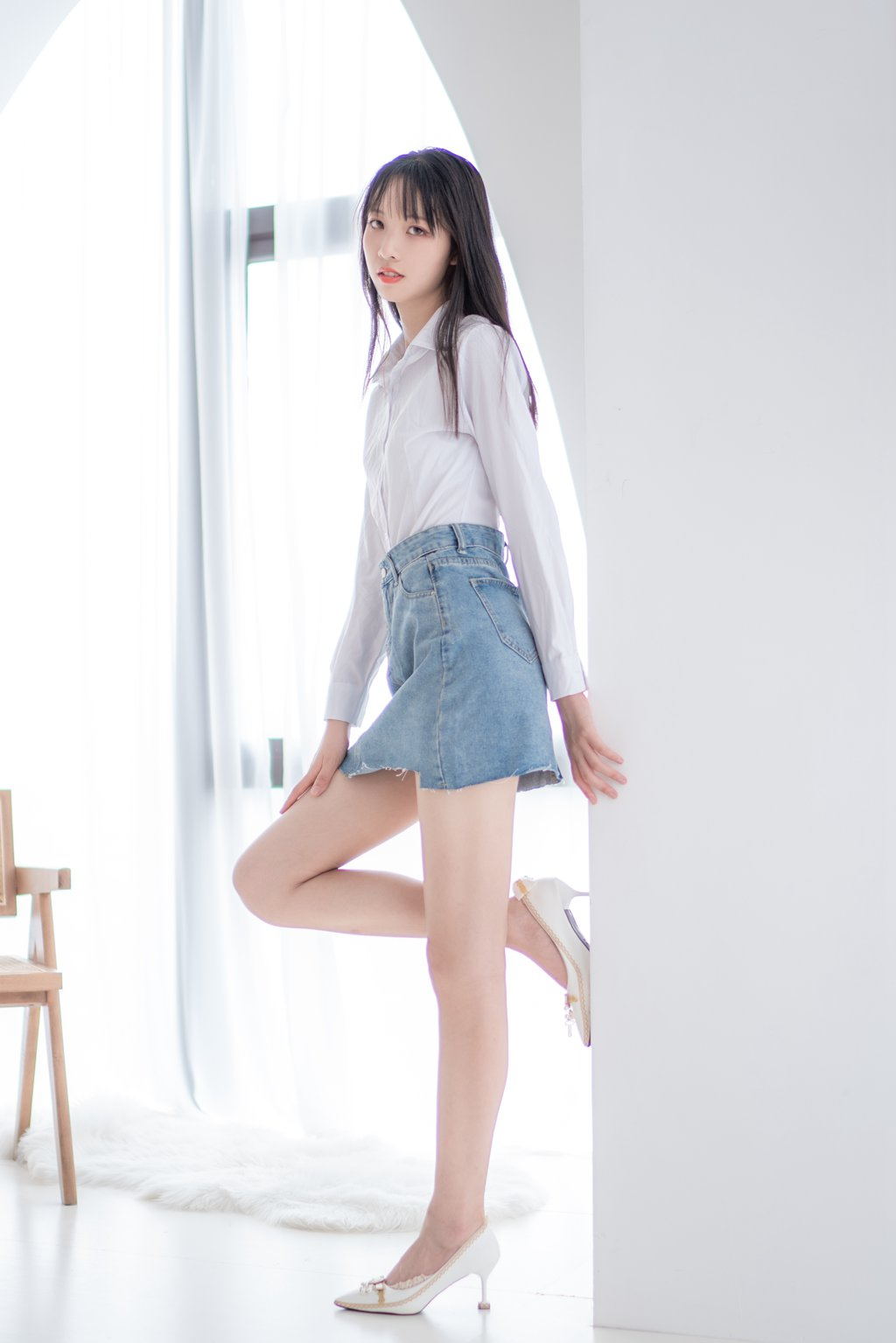 网紅Coser@西呱呀呀呀 –衬衫牛仔裙 [61P-297MB] 网红写真-第2张