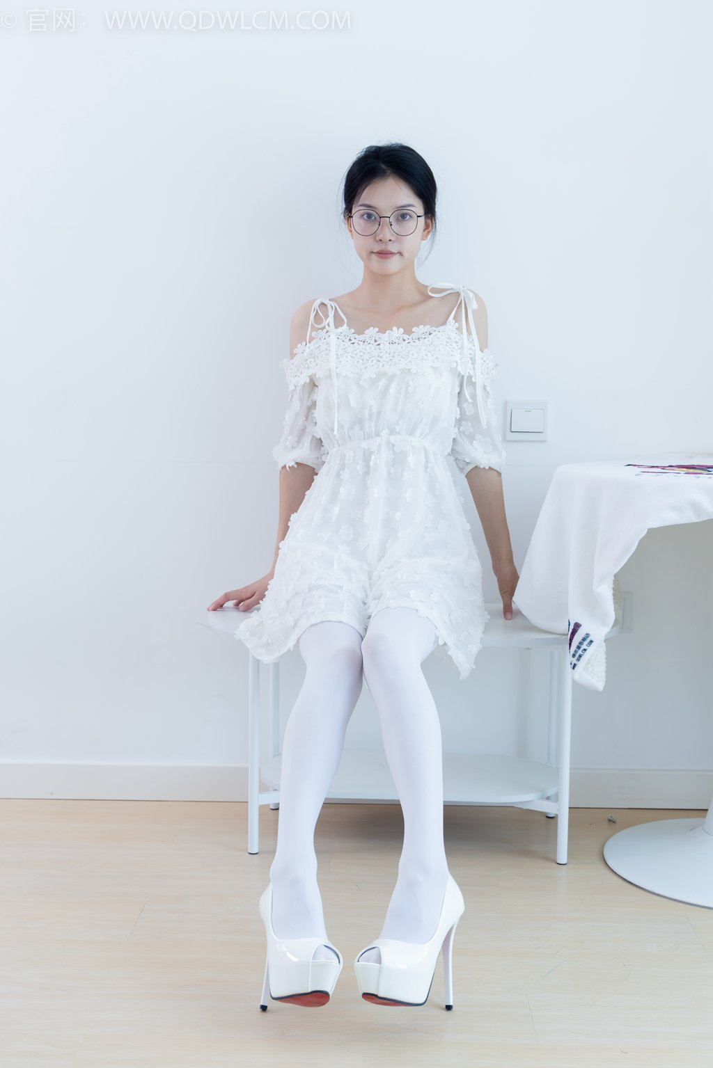 勿恋传媒 NO.2094 茯苓-世界失色 [150P/1V/3.13G] 其它写真-第1张
