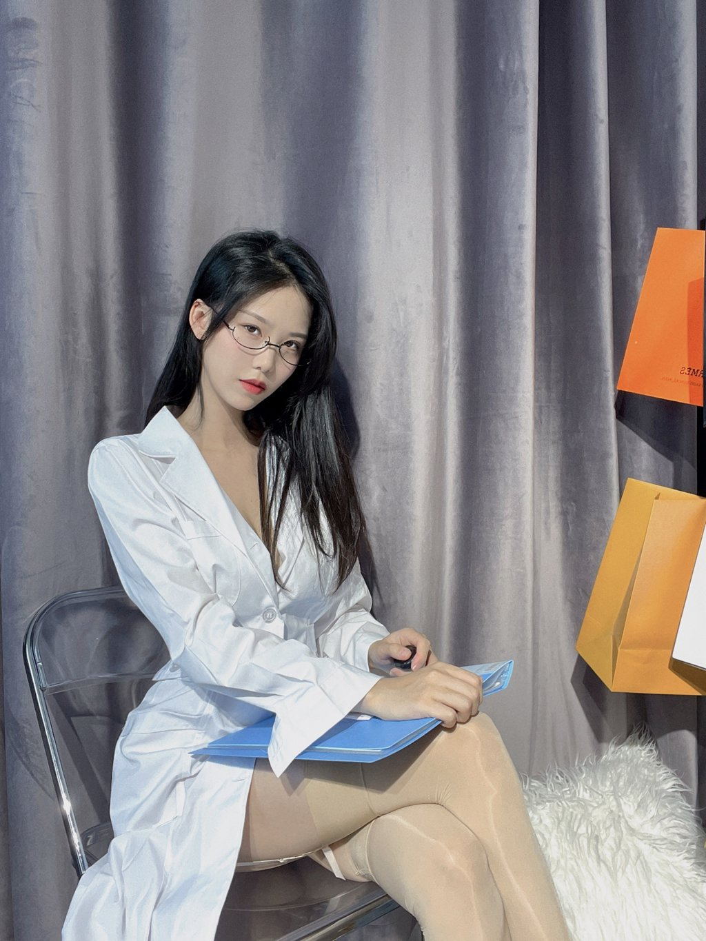 网紅Coser@抖娘-利世 特殊治疗 [41P1V-96M] 网红写真-第1张
