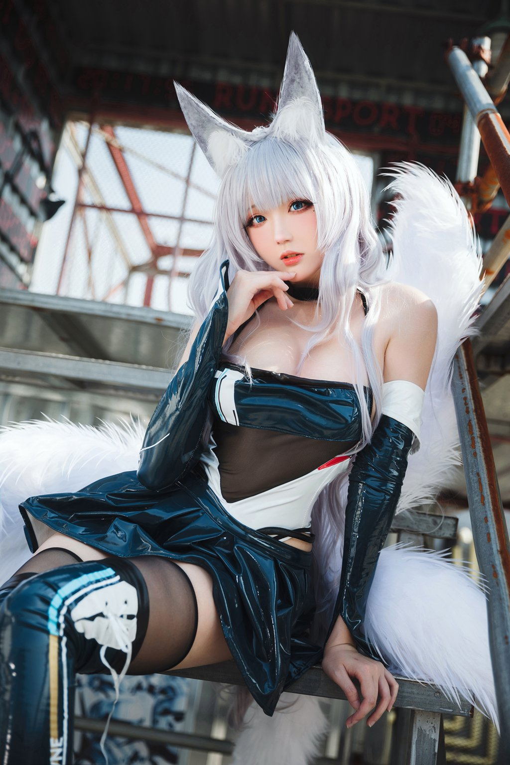 动漫Coser@瓜希酱 碧蓝航线 信浓赛车 轰鸣的银轮皮肤 [16P/82MB] 网红写真-第1张