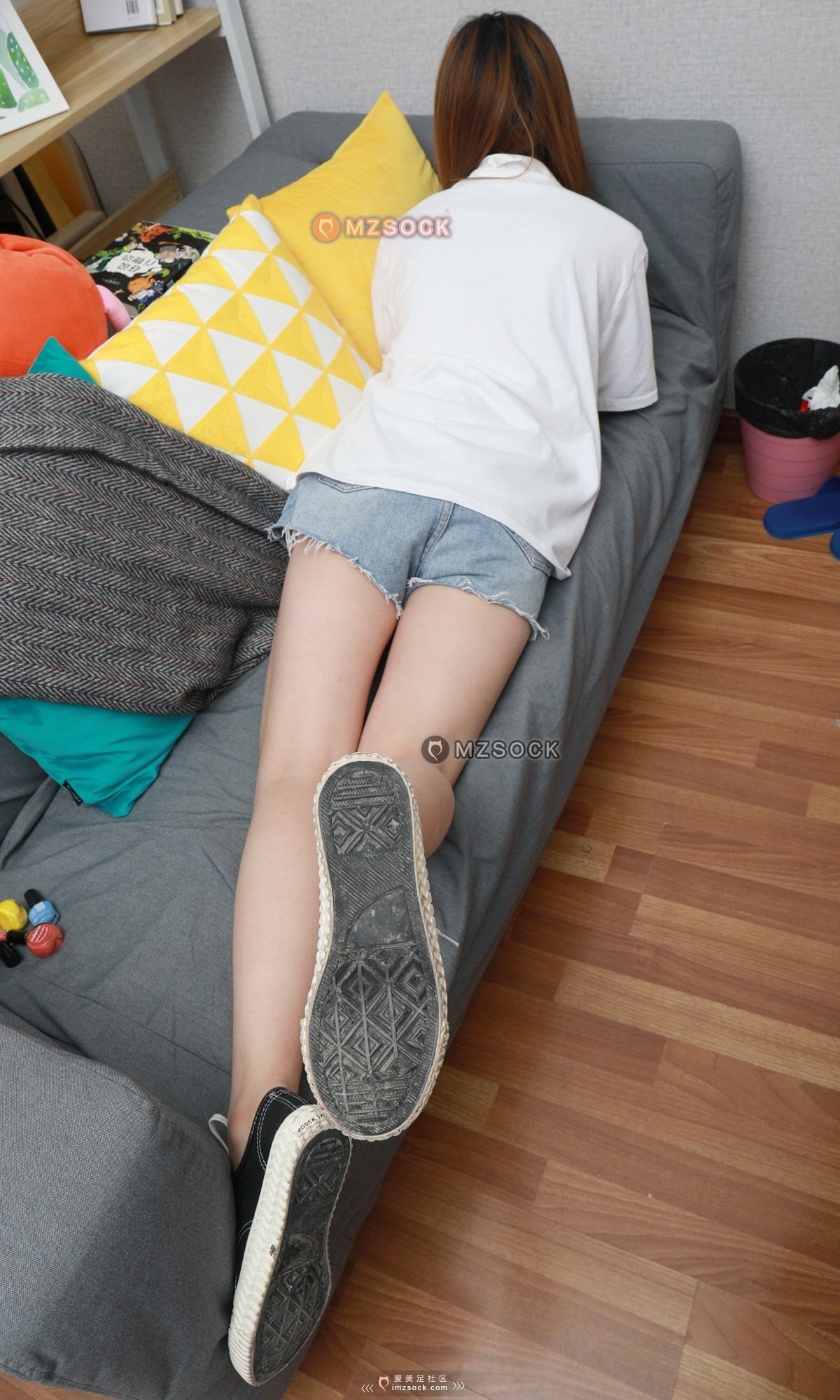 MZSOCK NO.293-2018年-爱美足原创 重发兔兔帆布鞋灰色船袜[88P/26MB] 其它写真-第1张