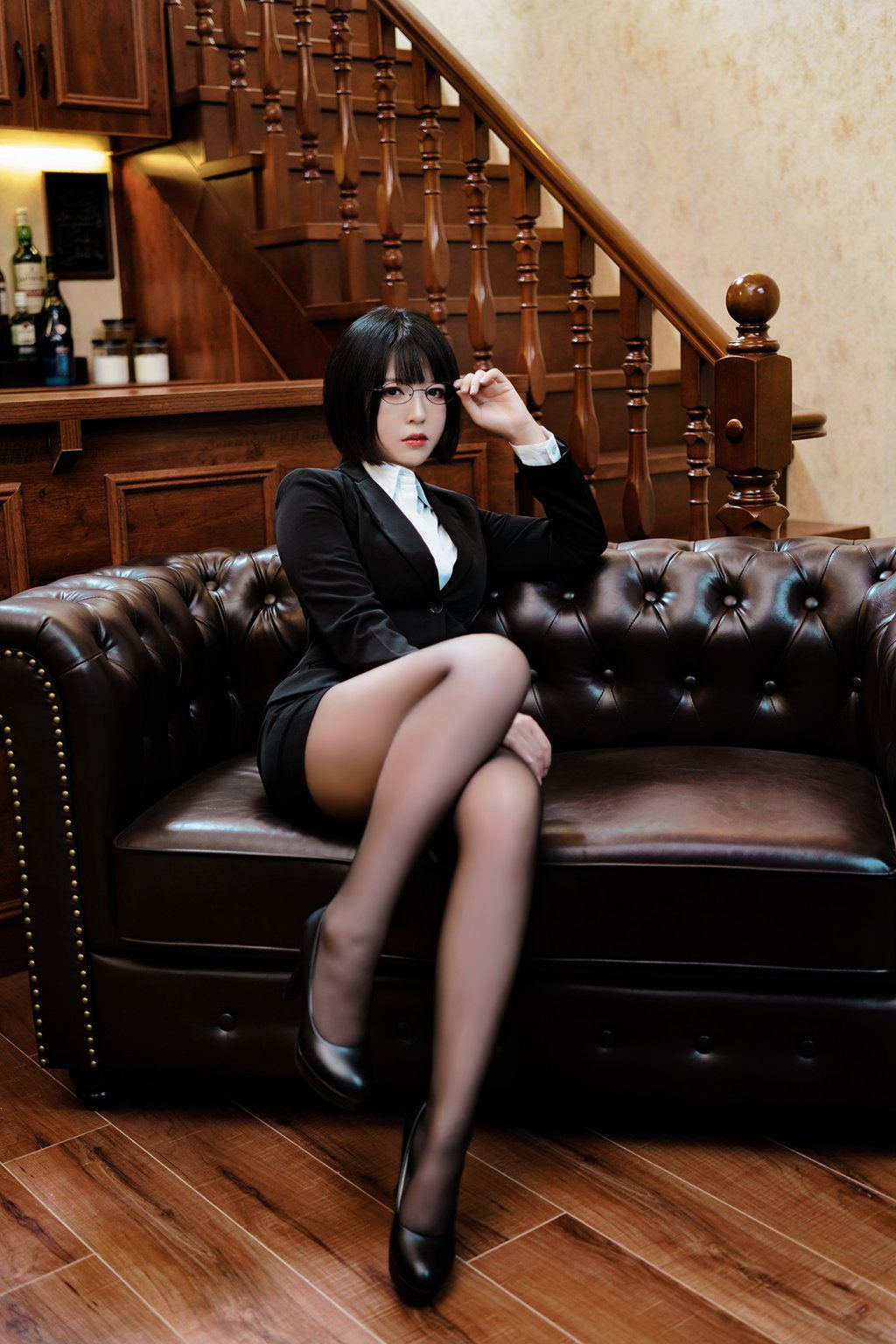 微博人气Coser@半半子 OL様 [37P/108MB] 网红写真-第2张