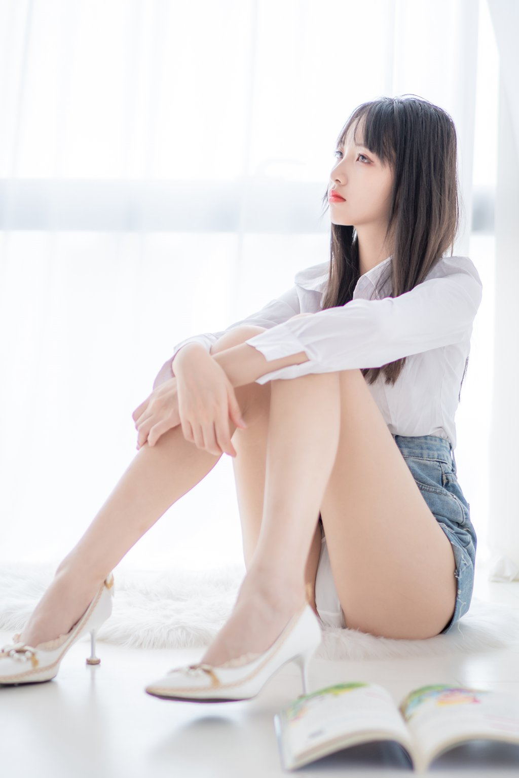 网紅Coser@西呱呀呀呀 –衬衫牛仔裙 [61P-297MB] 网红写真-第1张