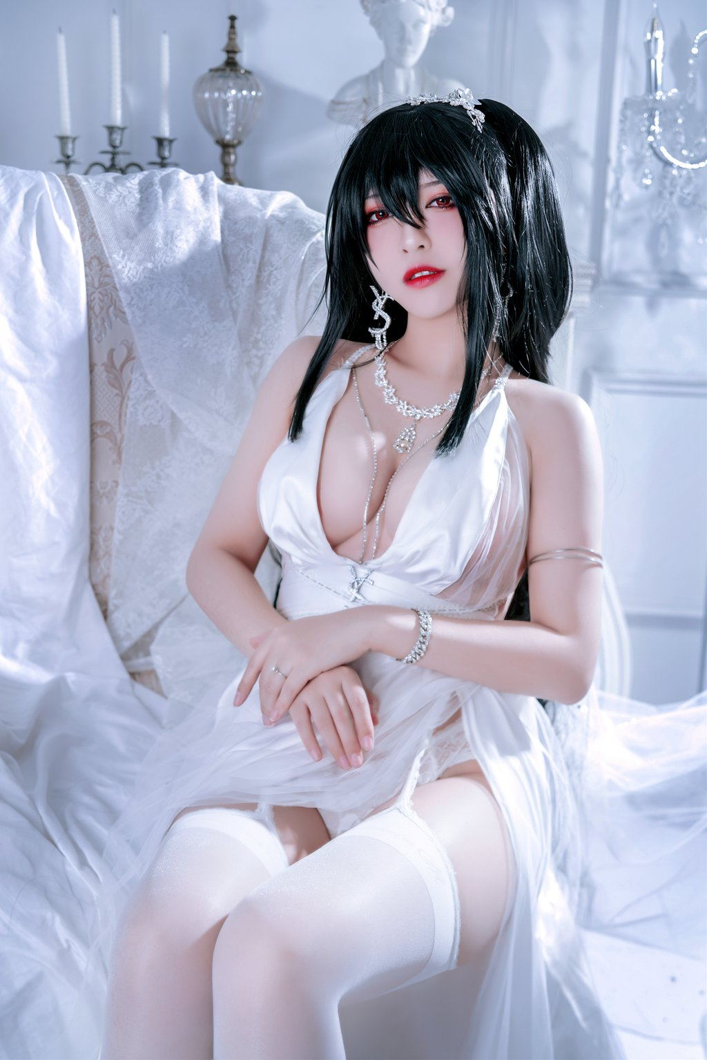 微博人气Coser@半半子 大凤花嫁 [60P/118MB] 网红写真-第1张