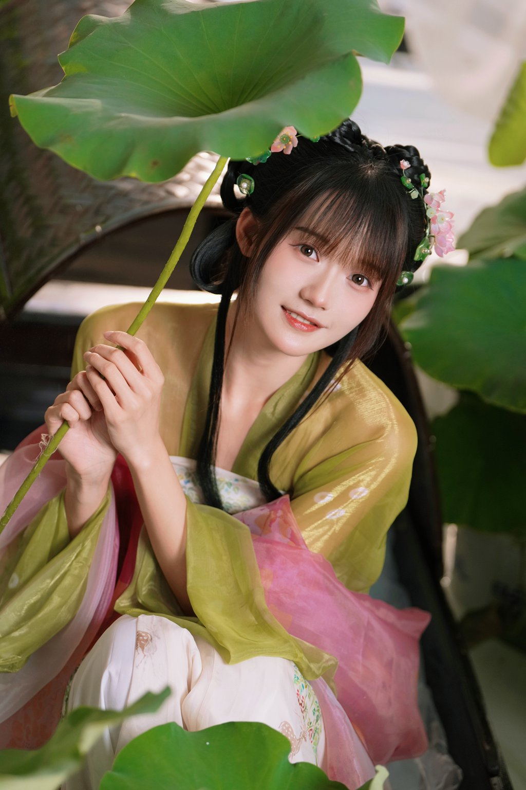 人气Coser@兔子Zzz不吃胡萝卜 浮香花谷[54P-603M] 网红写真-第1张