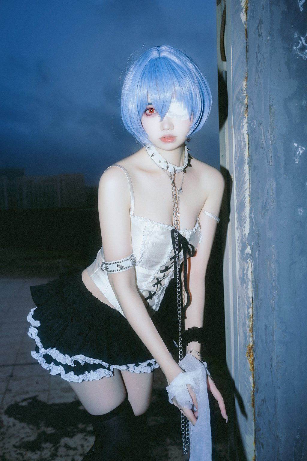 摄影博主@洛桑w伊梓 雨后天台[35P-694M] 网红写真-第4张