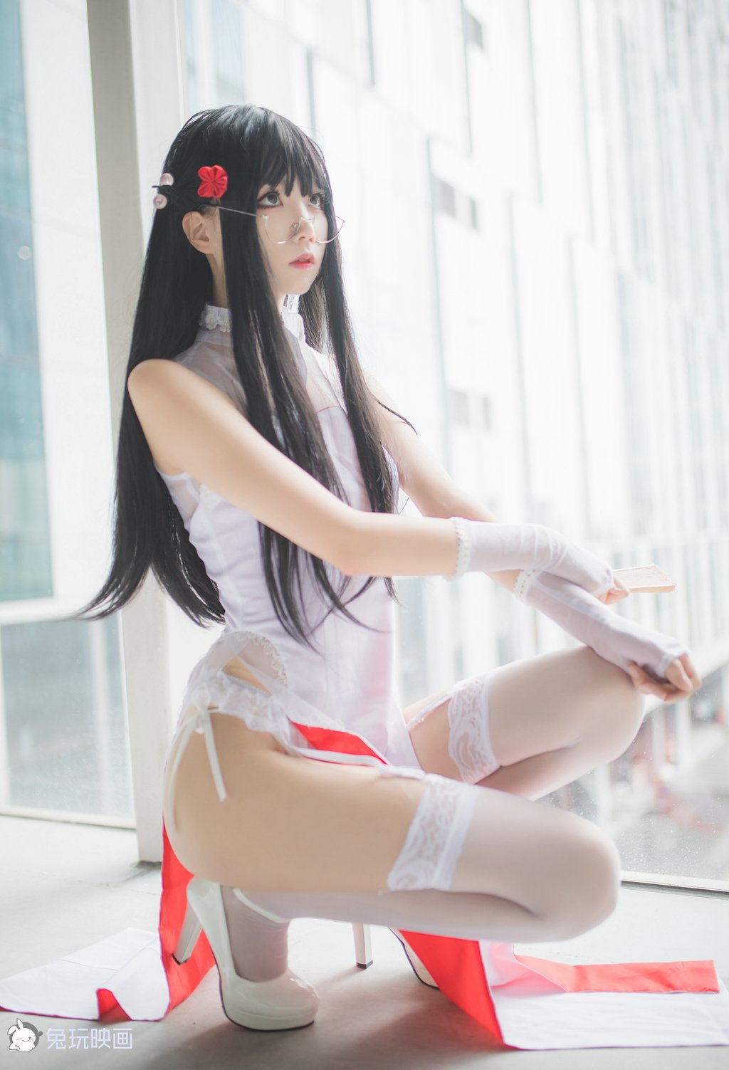 微博红人Coser@五更百鬼 白丝旗袍 [19P-76MB] 网红写真-第4张