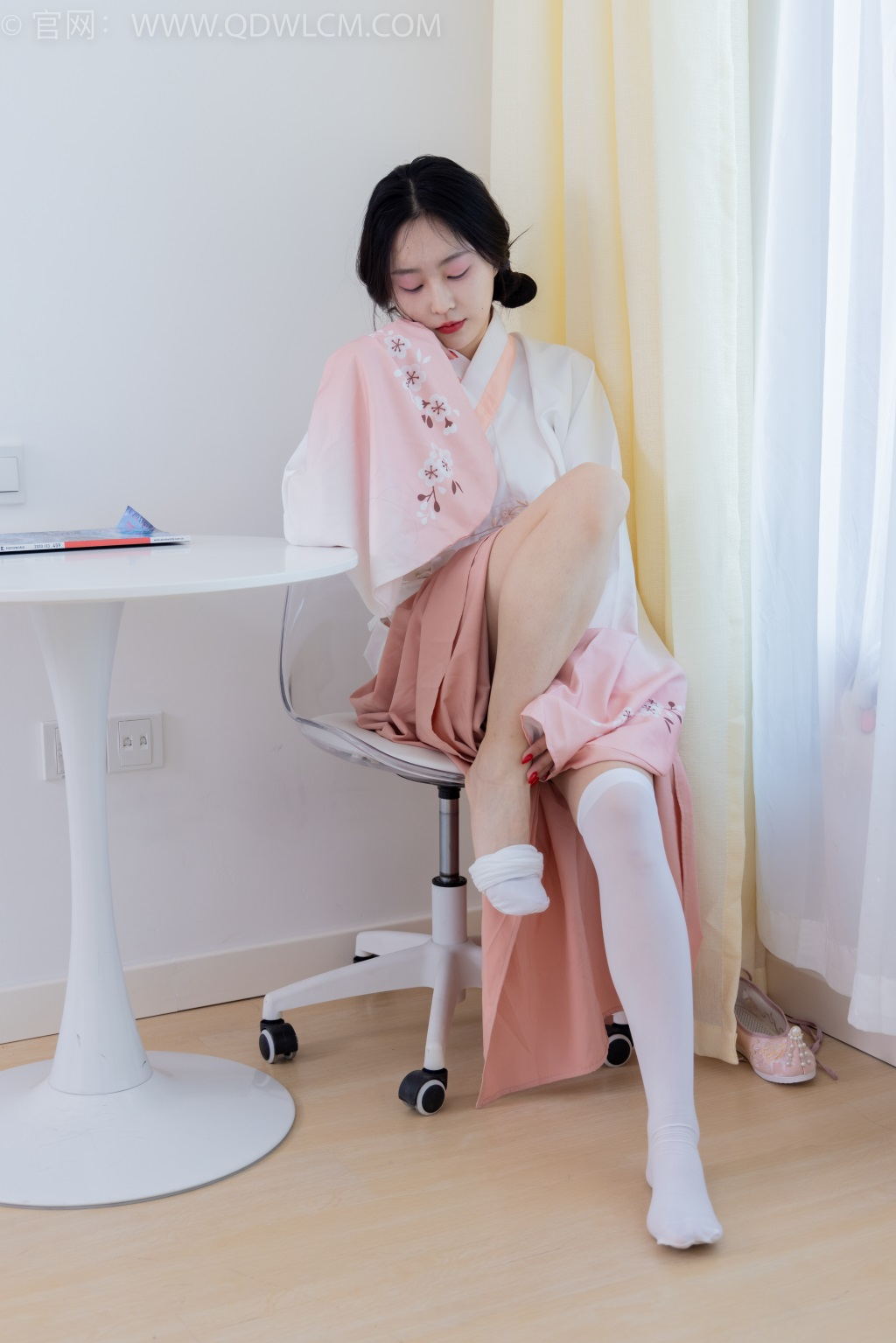勿恋传媒 NO.2132 美兔-心动一刹 [220P/1V/5.39G] 其它写真-第4张