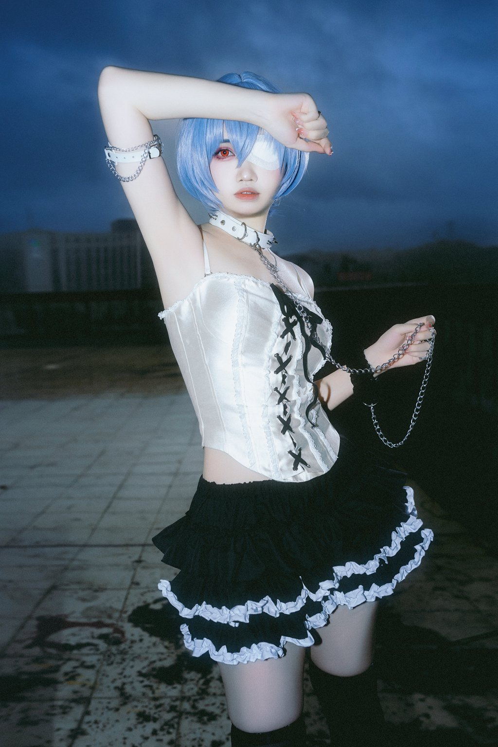 摄影博主@洛桑w伊梓 雨后天台[35P-694M] 网红写真-第3张