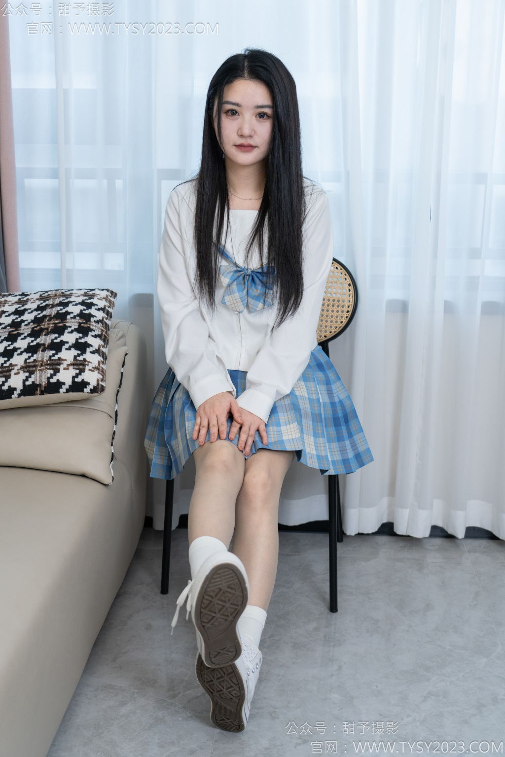 [甜予摄影] NO.154 澜澜-帆布鞋、白棉袜、薄灰丝（脚尖加固）、跺脚抖腿剧情（完整版）[129P/2V/10.4G] 年费专享-第2张