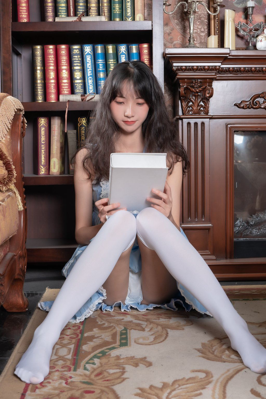 网紅Coser@西呱呀呀呀 –LO裙[52P-492M] 网红写真-第2张